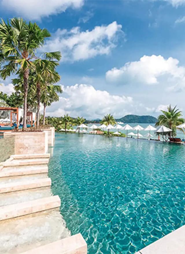 Mehr Infos hier Poollandschaft des Pullman Phuket Beach Resort