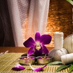 wellness-urlaub-blumen-stempel-t-514366159.jpg