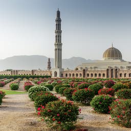 oman-muscat-geometrischer-garten-große-moschee-g-972095970.jpg