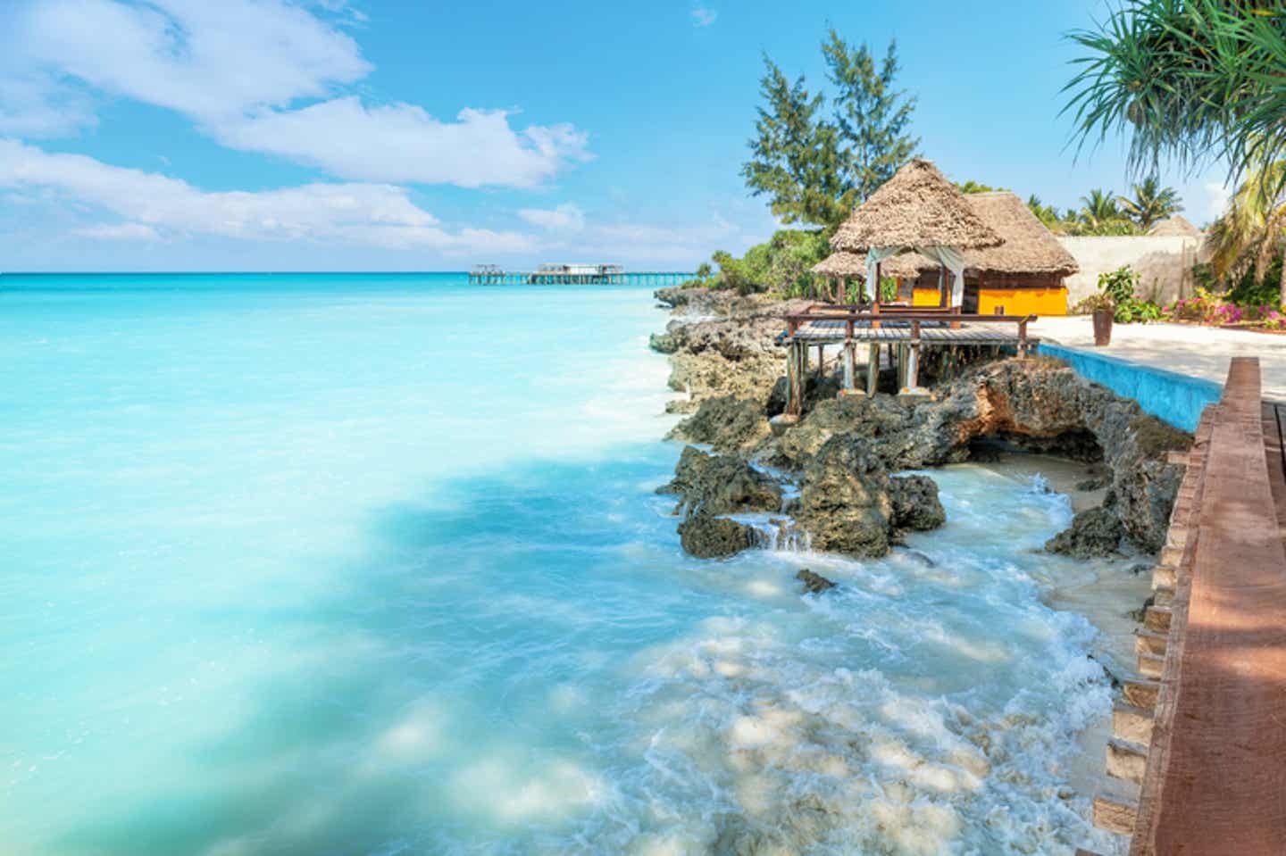 Sansibar Sehenswürdigkeiten: Strand und türkisblaues Meer Sansibar Sehenswürdigkeiten: Strand und türkisblaues Meer