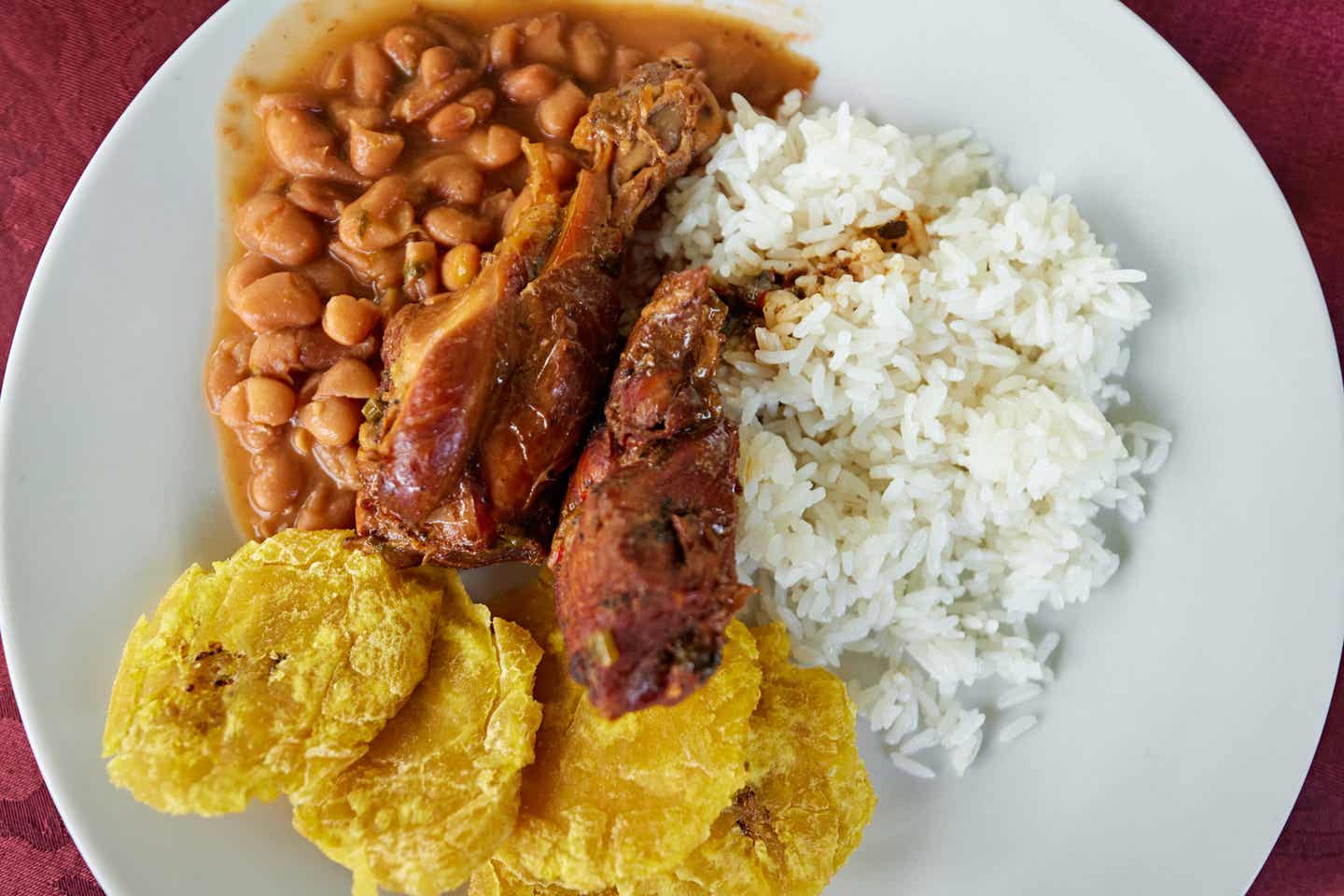 Essen Dominikanische Republik: La Bandera Dominicana