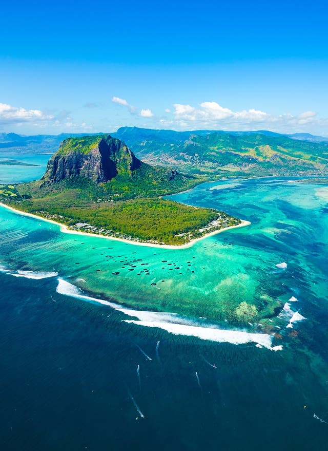 Zu den Angeboten Mauritius Südküste Fels