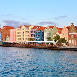curacao-bunte-haeuser-willemstad-g-2194081468.jpg