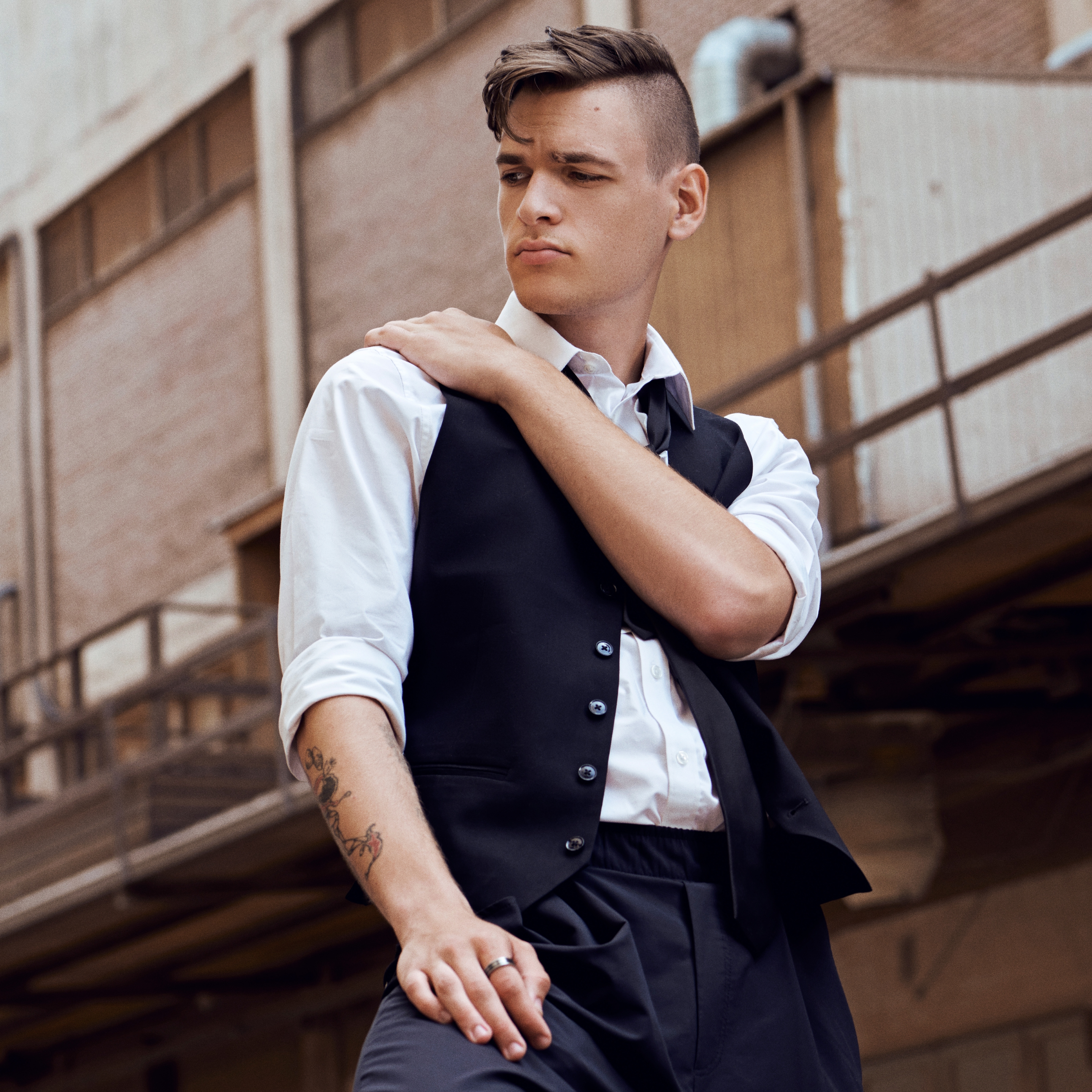 Bague en acier et en céramique noir et argent - 4