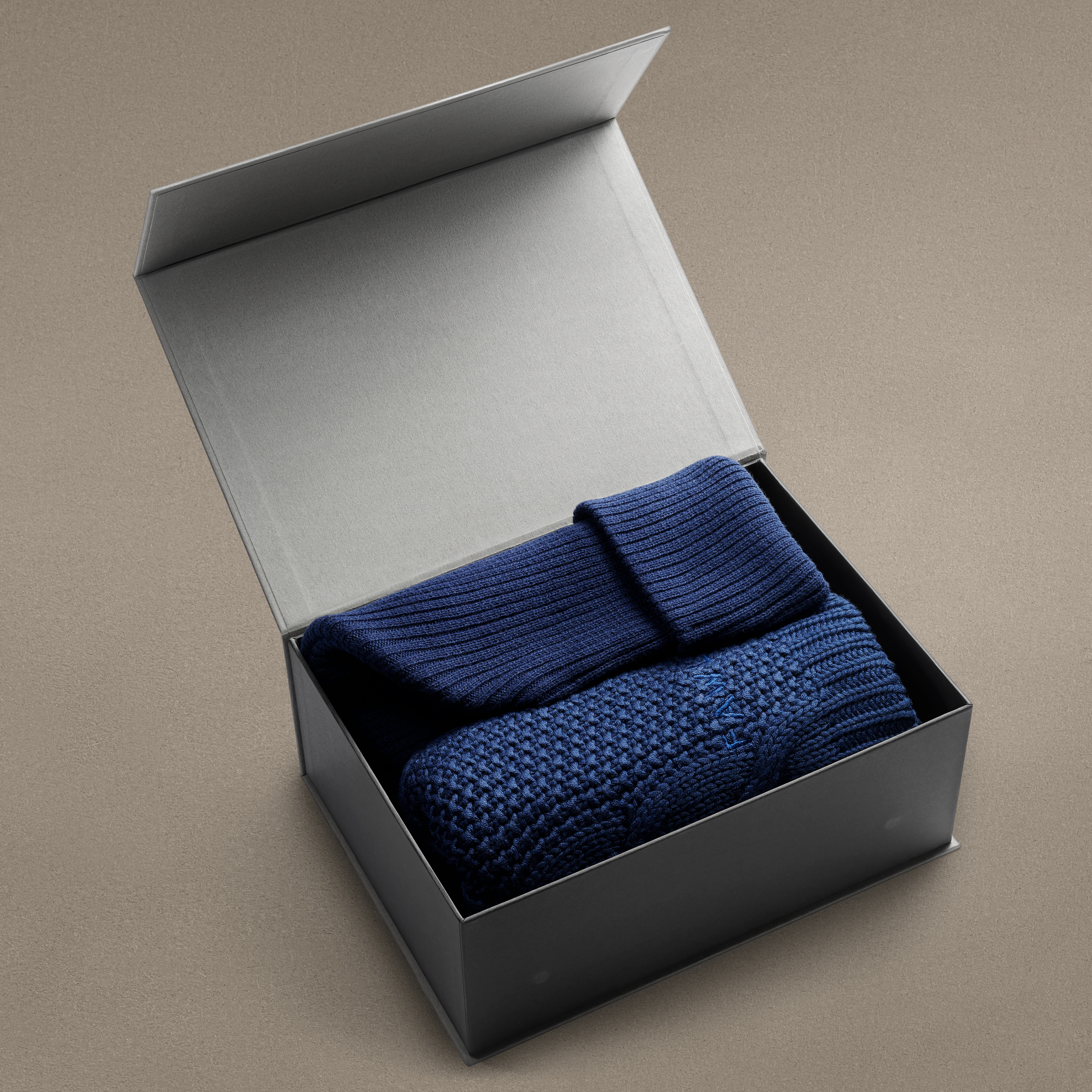 Marineblå Uld Halstørklæde & Hue i Bomuld Gaveæske - 3