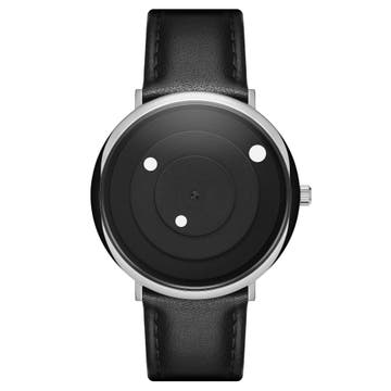 Instant | Minimalistinen mustavalkoinen kello nahkarannekkeilla