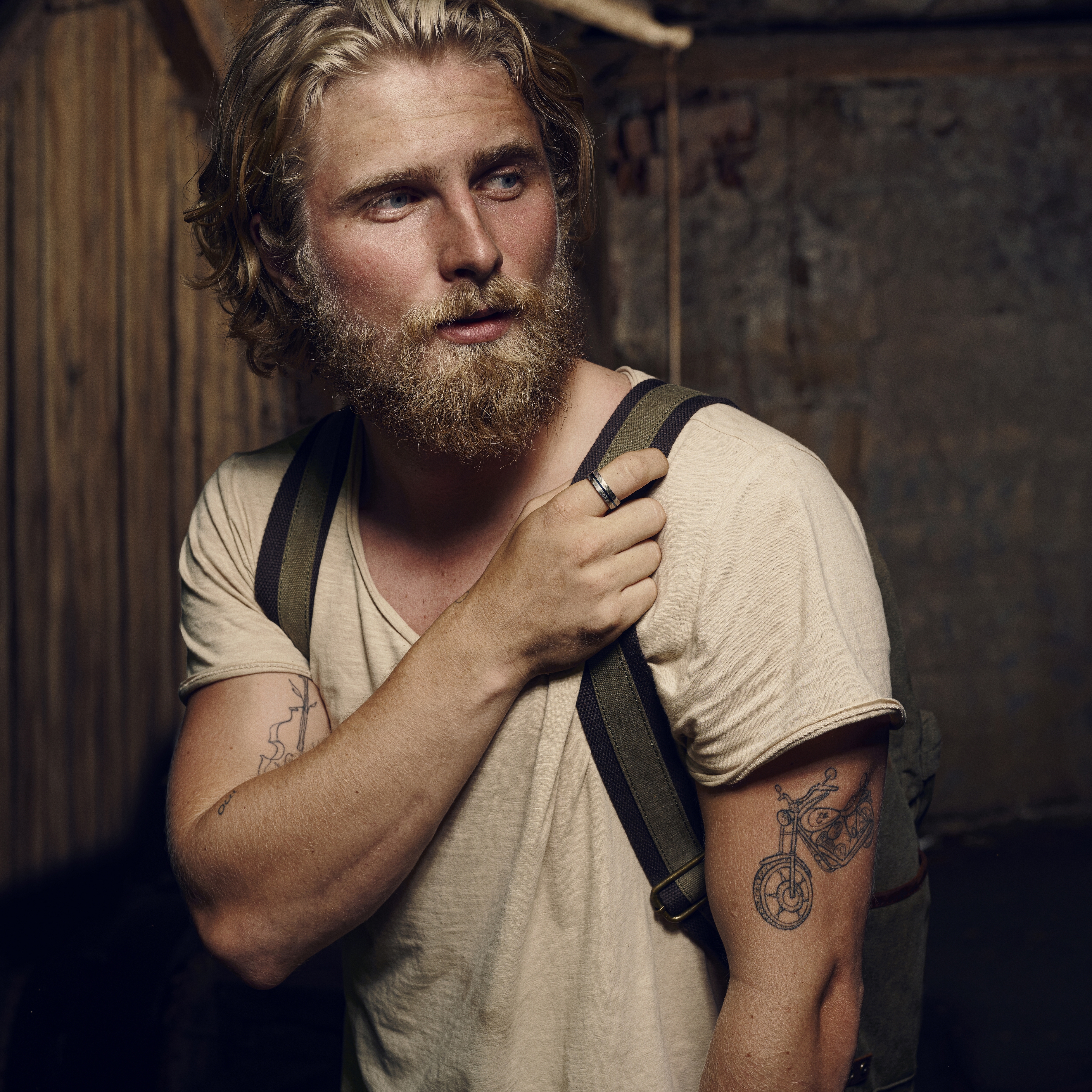 Fortis | 7 mm Grooved Silver-Tone Damascus Steel and Blue Titanium Ring - 6