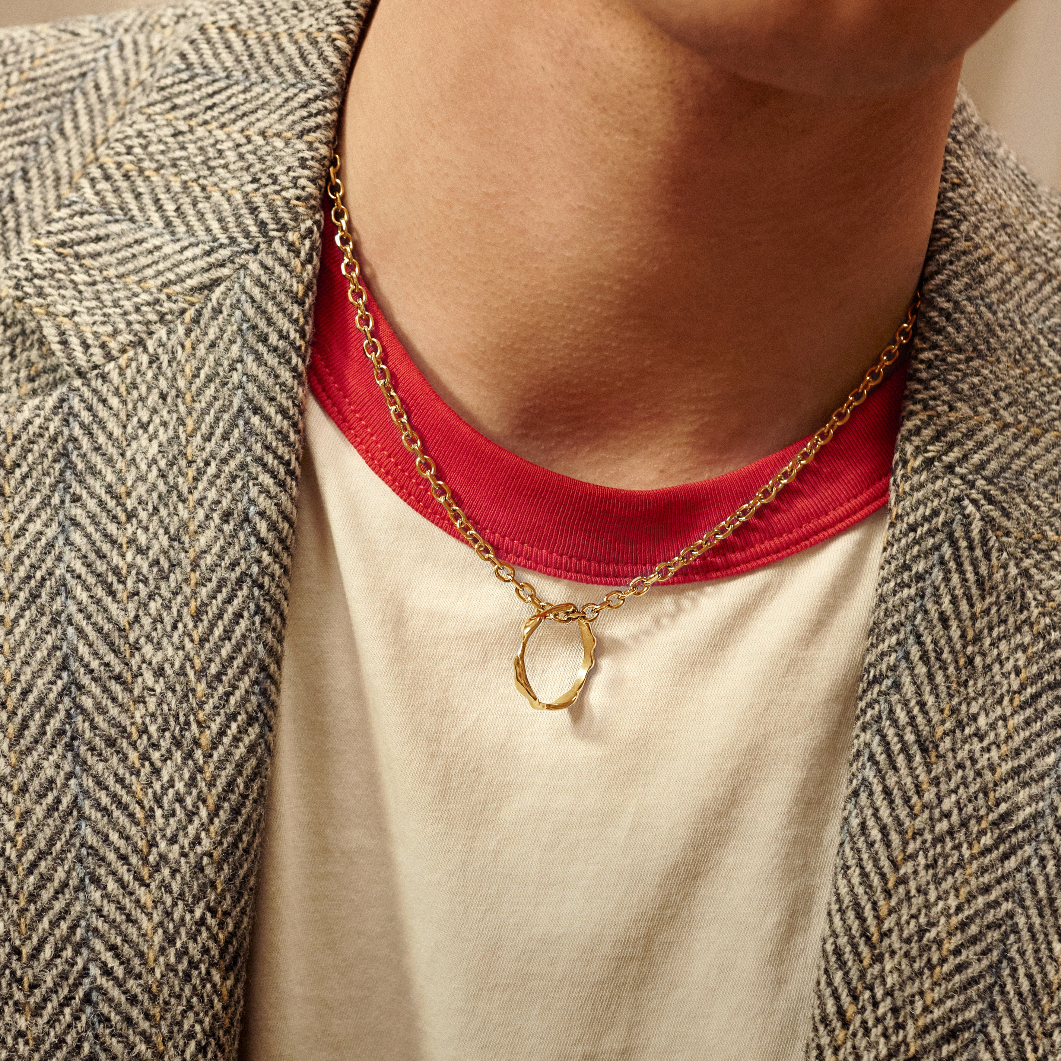 Molten | Verižica iz nerjavečega jekla zlate barve z valovitim obročkom, širina 4 mm - 3