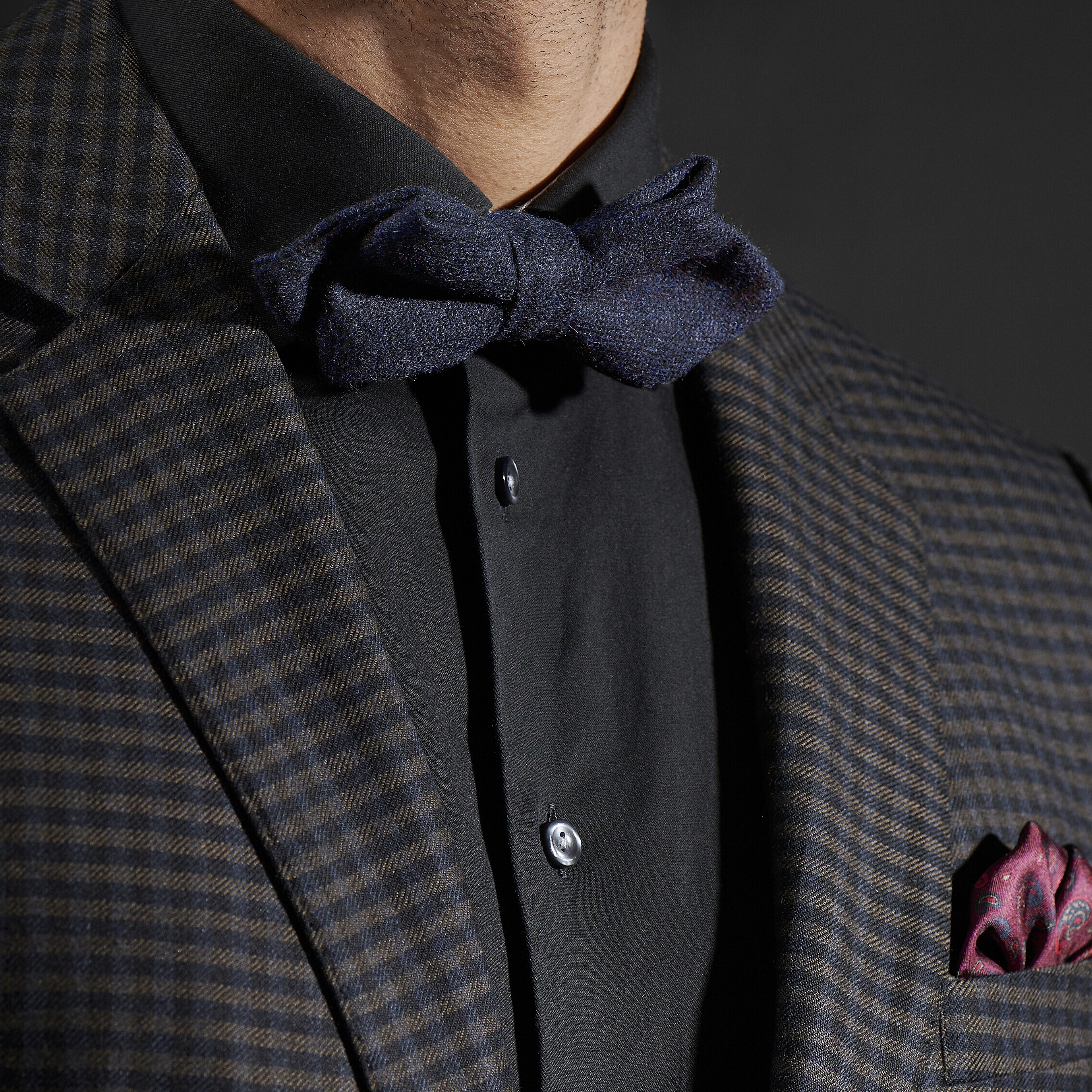 Granatowa wełniana szpiczasta muszka - 3