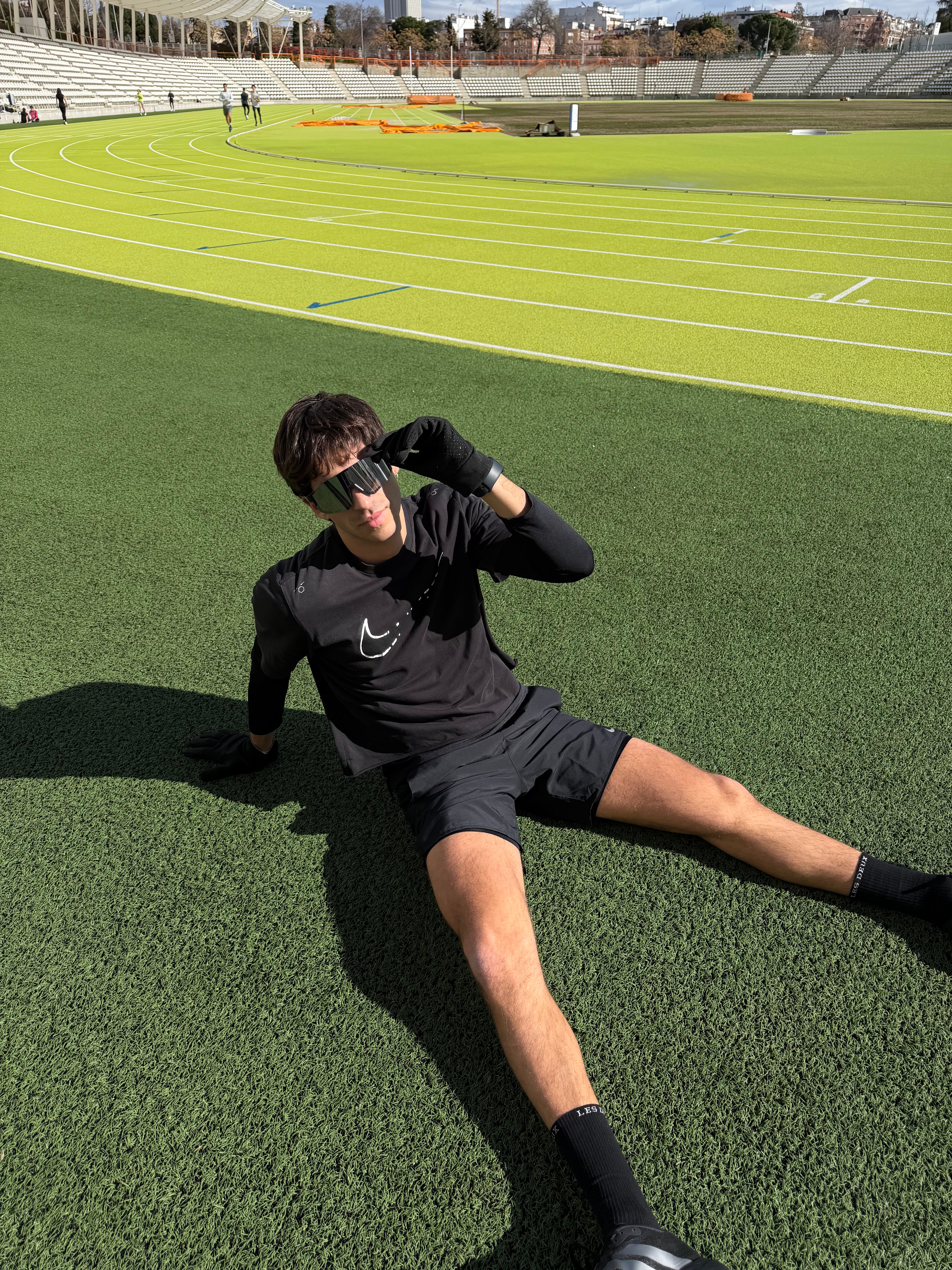 Fekete és szürke körbefont sport napszemüveg - 4