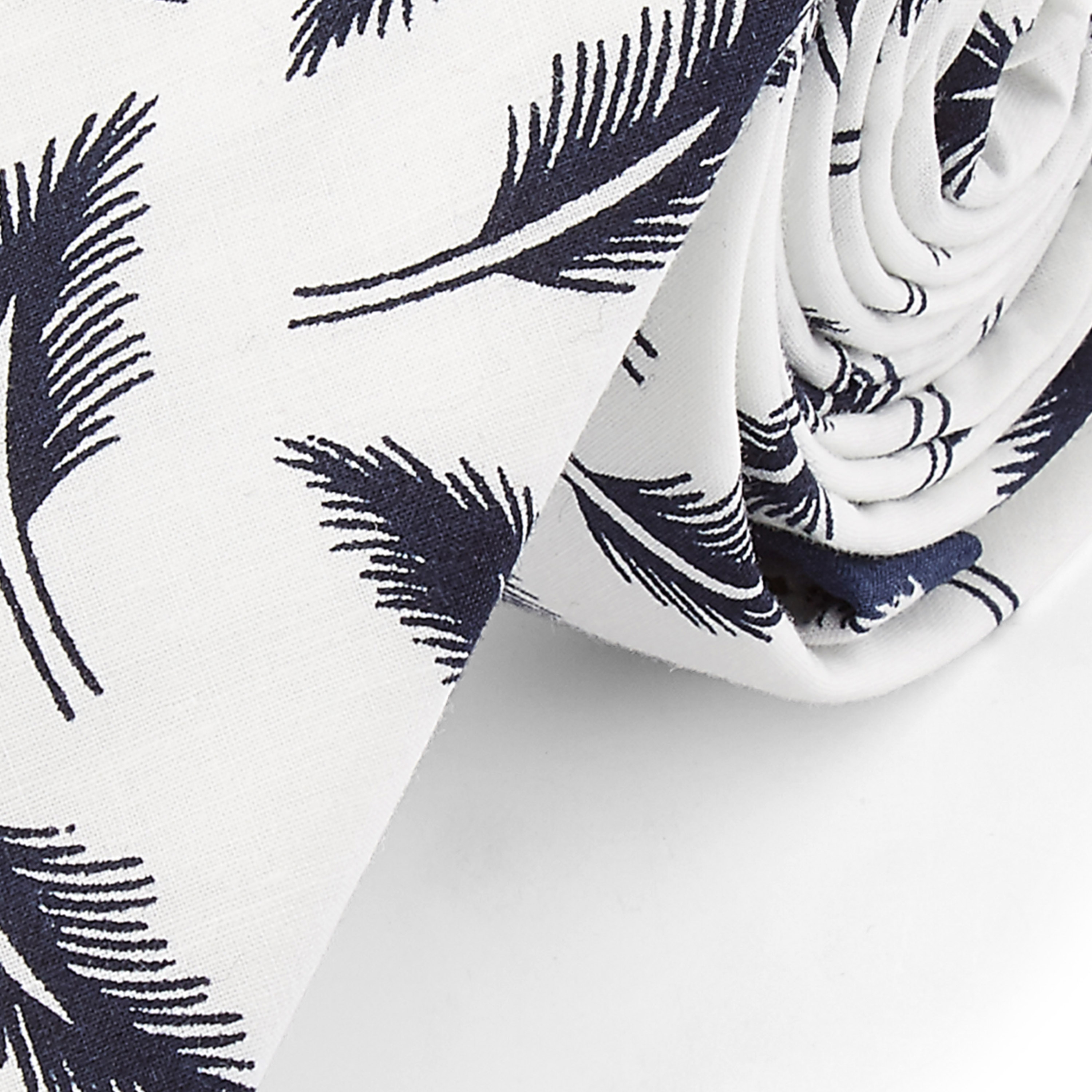 White Feathers Necktie - 2