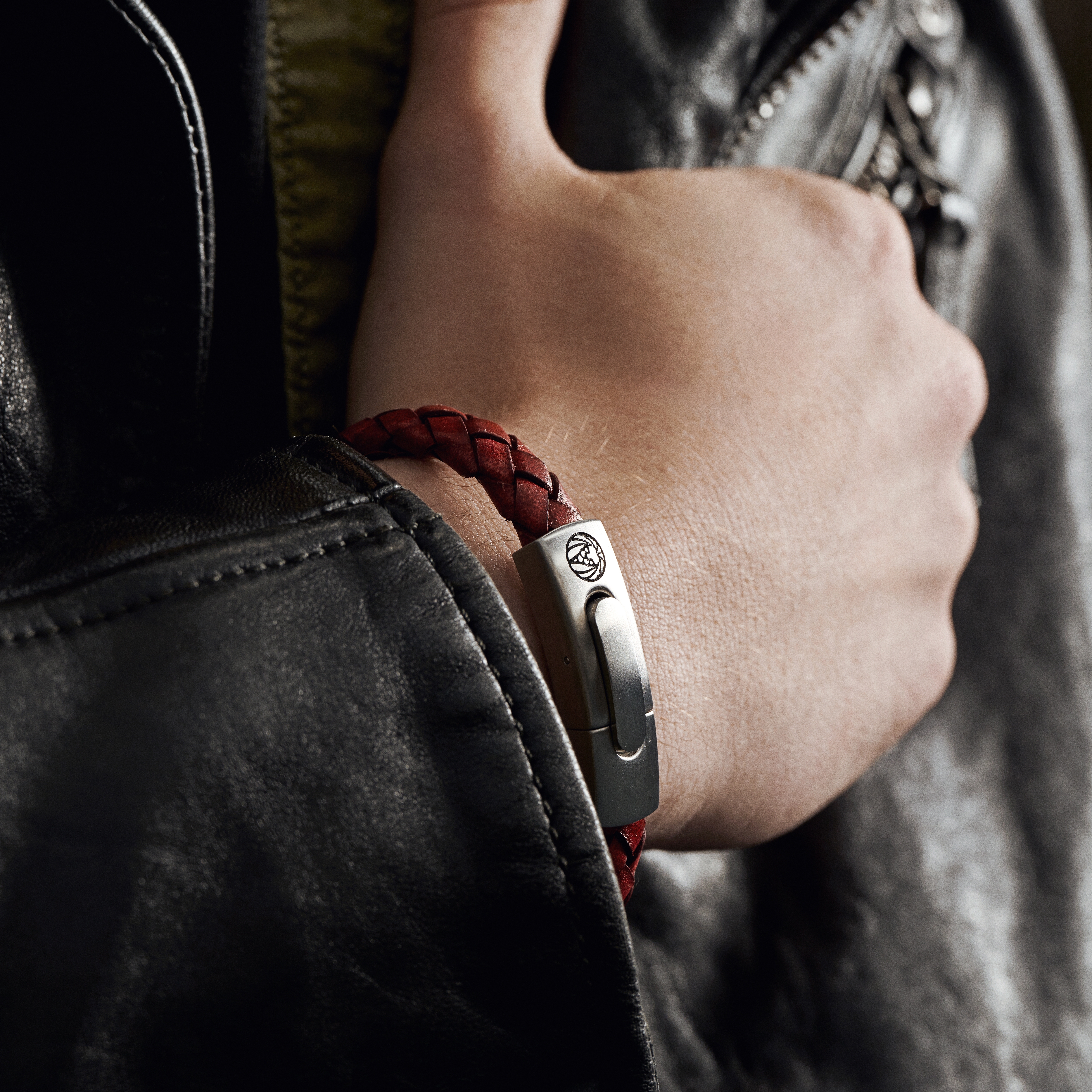 Solides rotes Bolo-Lederarmband - 2