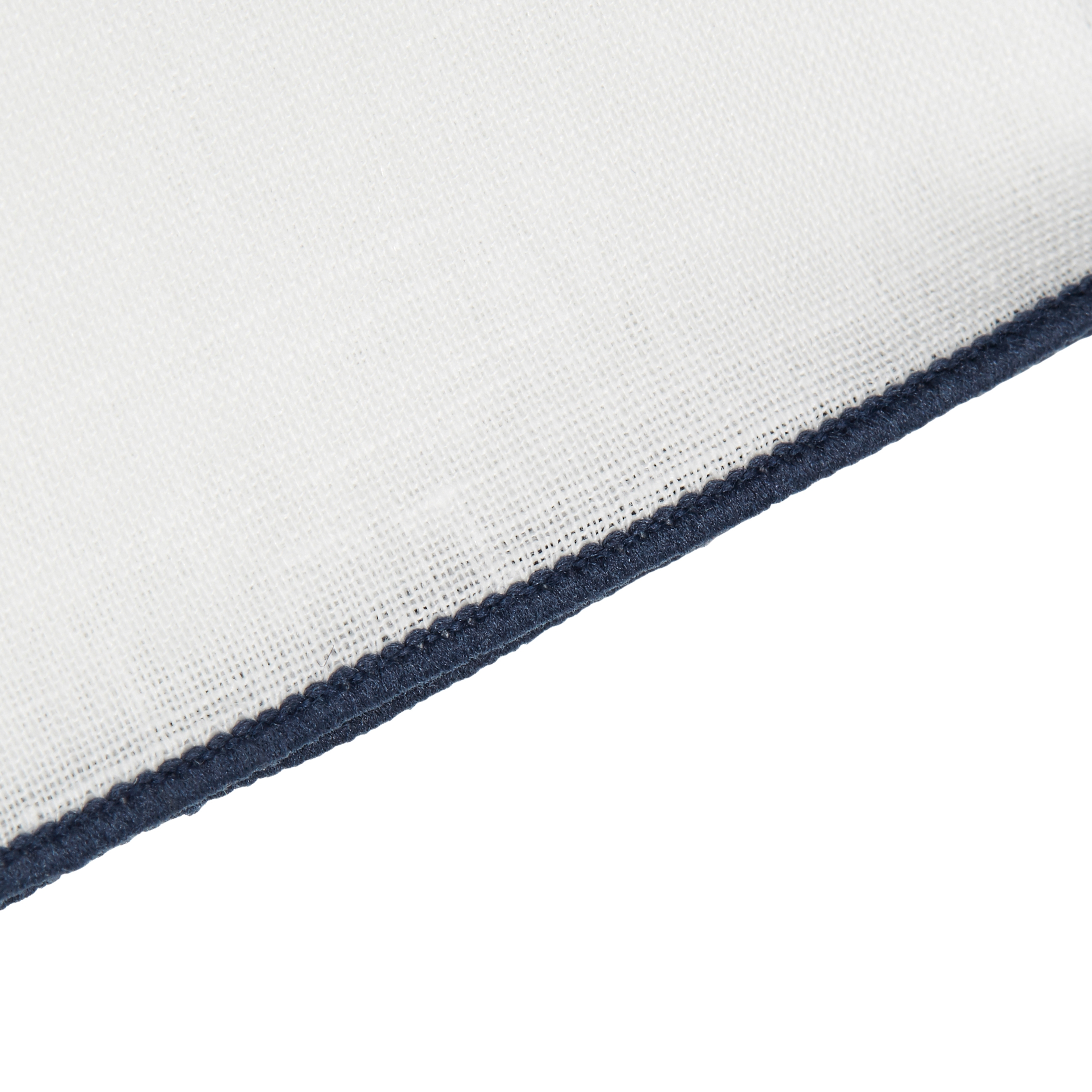 Pochette de costume blanche à bords bleu foncé - 2