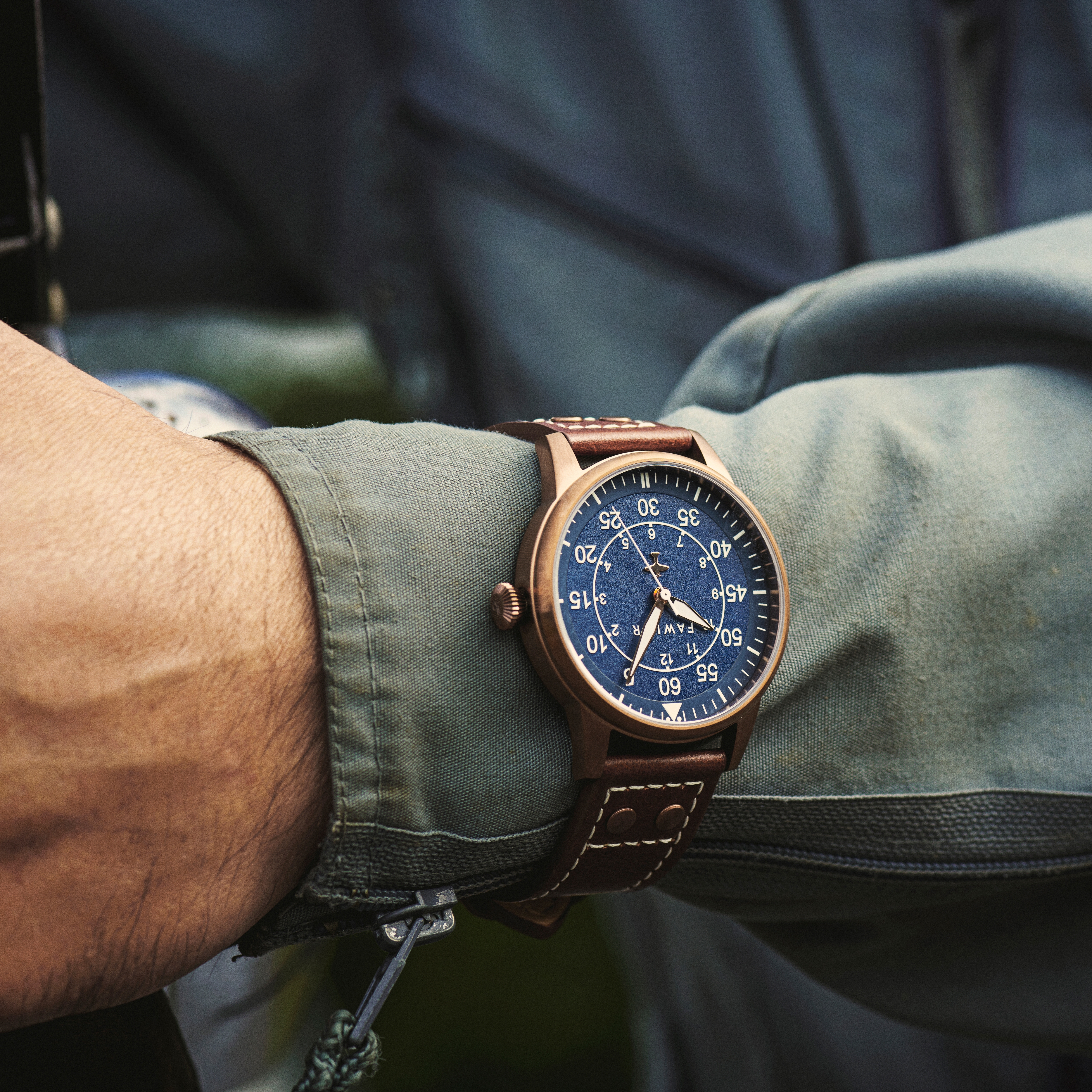 Apollo | Limitierte kupferfarbene Fliegeruhr aus Edelstahl - 2