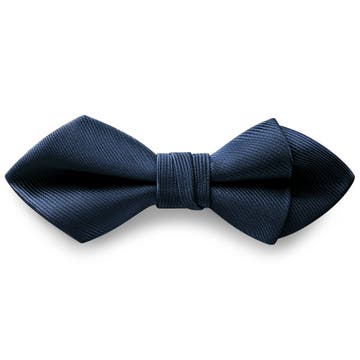 Marineblaue vorgebundene Grosgrain Fliege mit Diamantspitze Marineblaue vorgebundene Grosgrain Fliege mit Diamantspitze