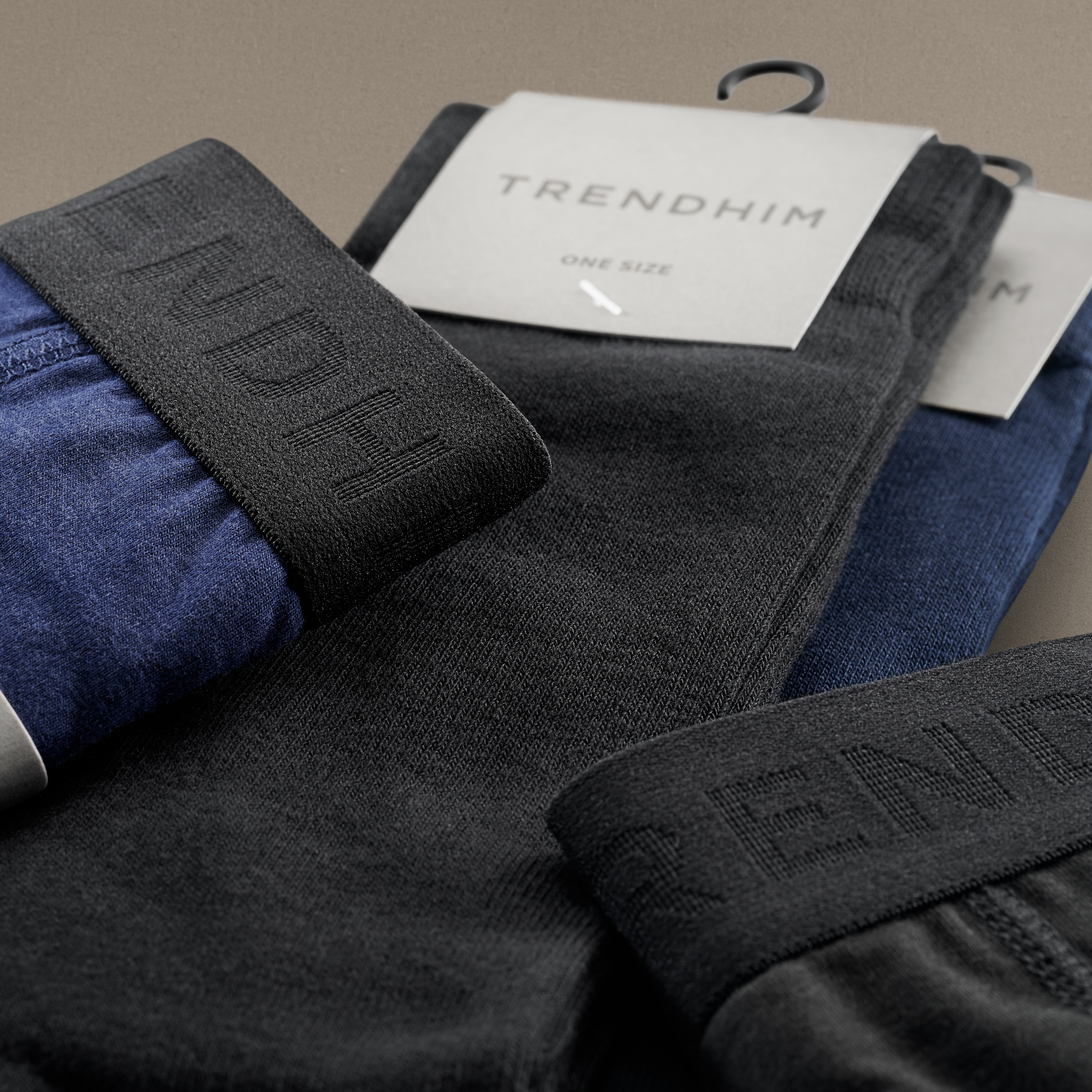 FreeFeel | XXL | Cutie cadou lenjerie intimă din bambus | Boxeri negri și albastru regal & Șosete - 4