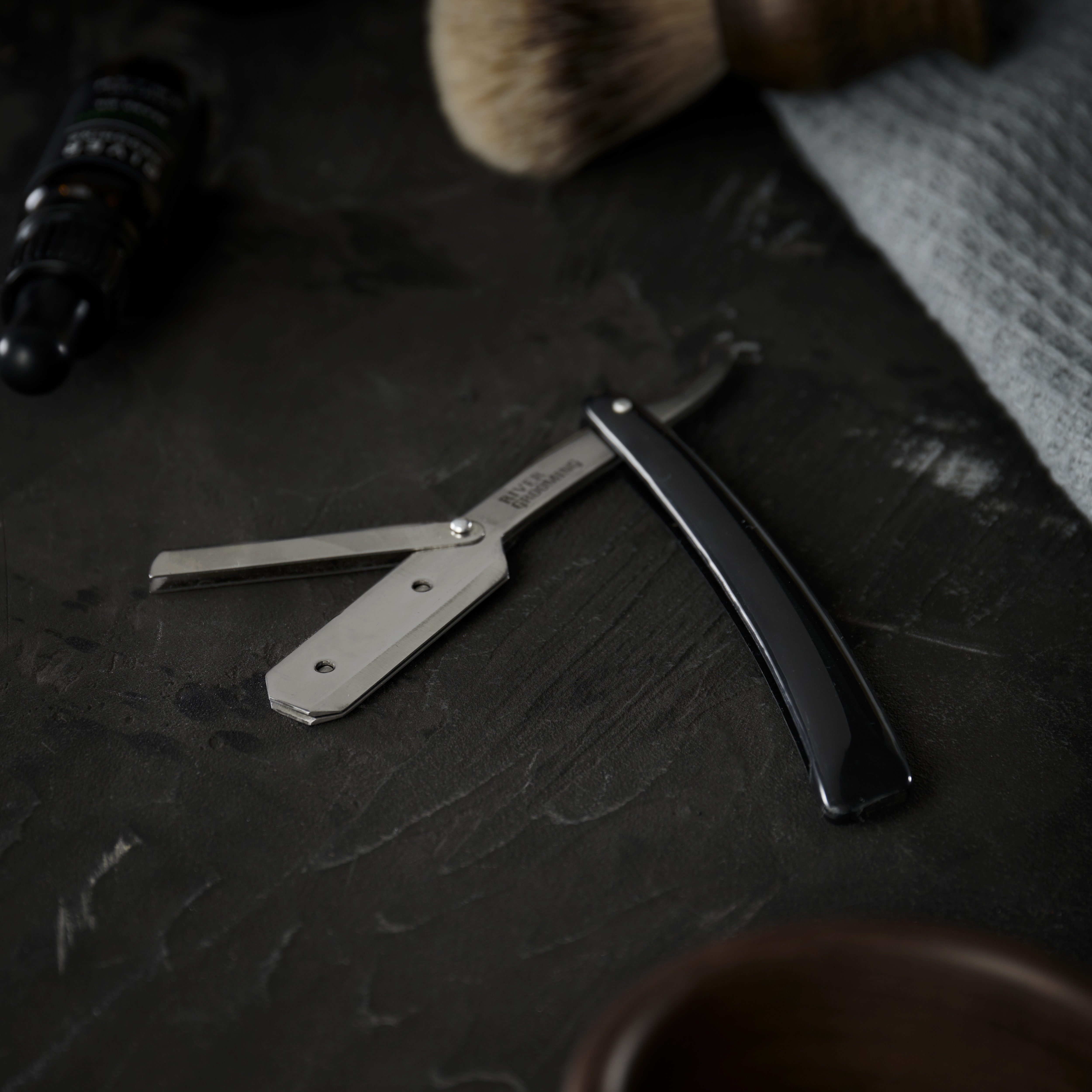 Modern Black Straight Razor For Disposable Blades - 3