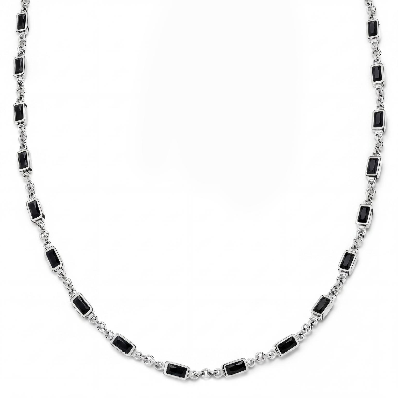 Prism | Collar plateado con piedras de cristal negras Prism | Collar plateado con piedras de cristal negras