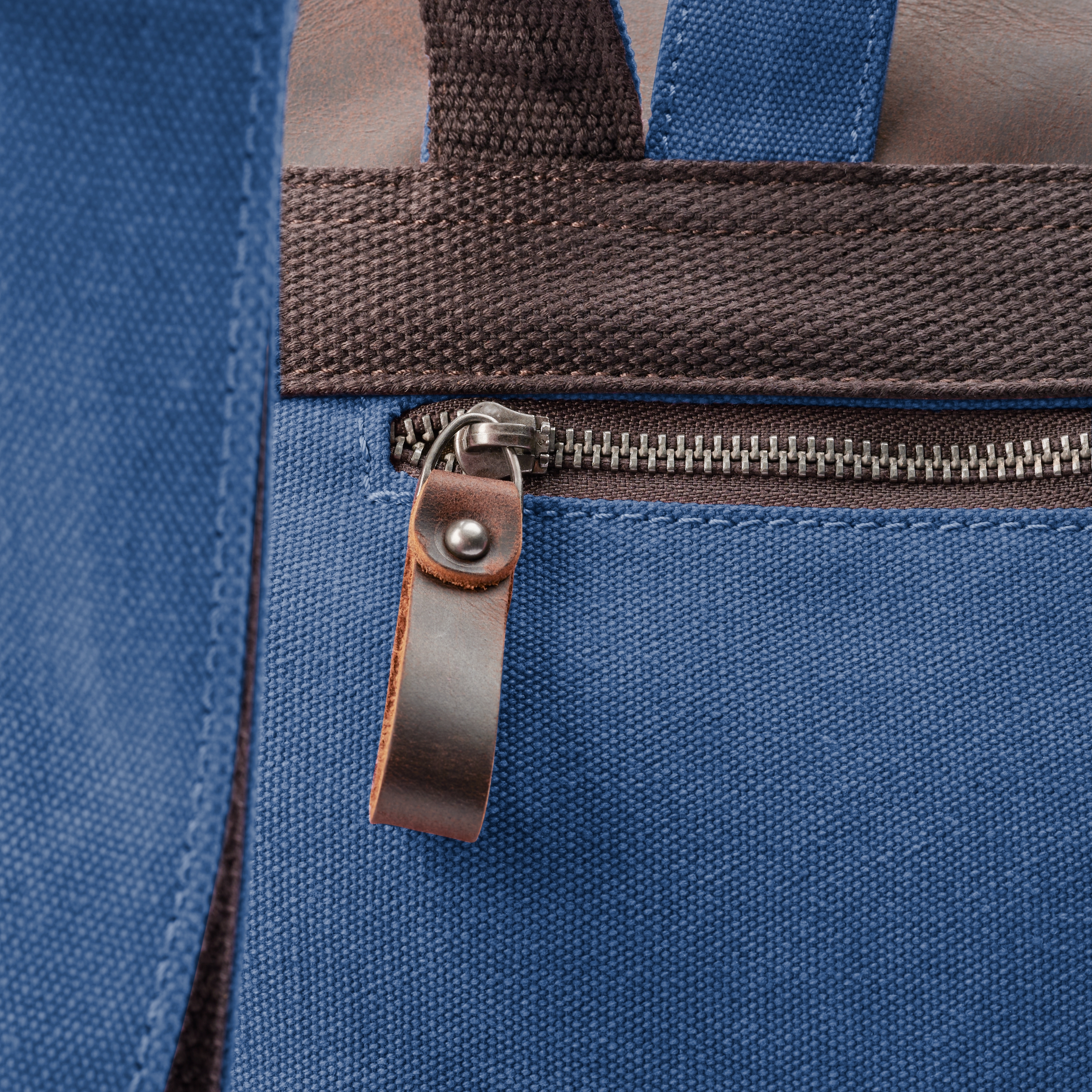 Marineblauer Rucksack aus Leder und Canvas im Vintage-Stil - 6