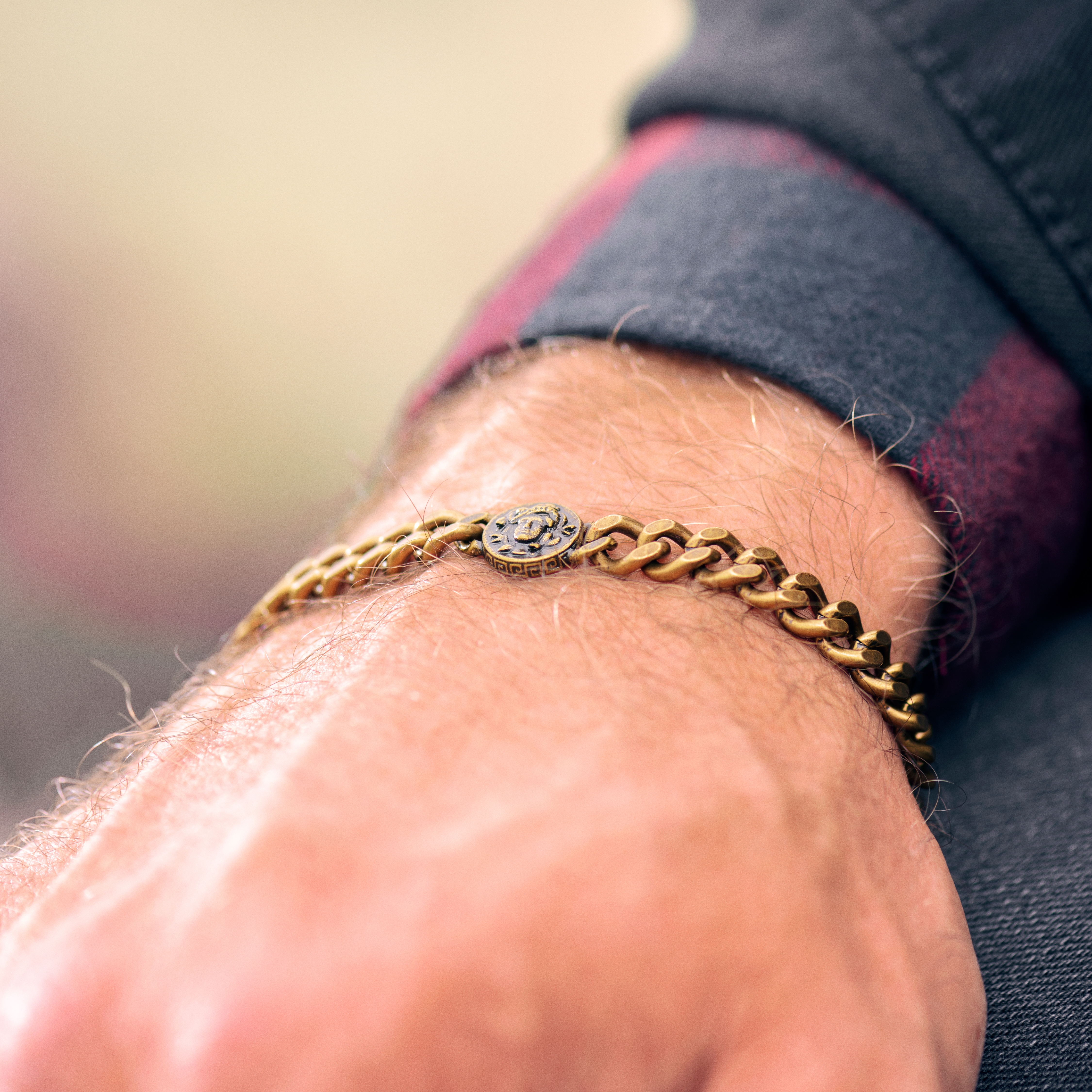 Obelius | Vintage kullanvärinen Medusa-rannekoru - 2