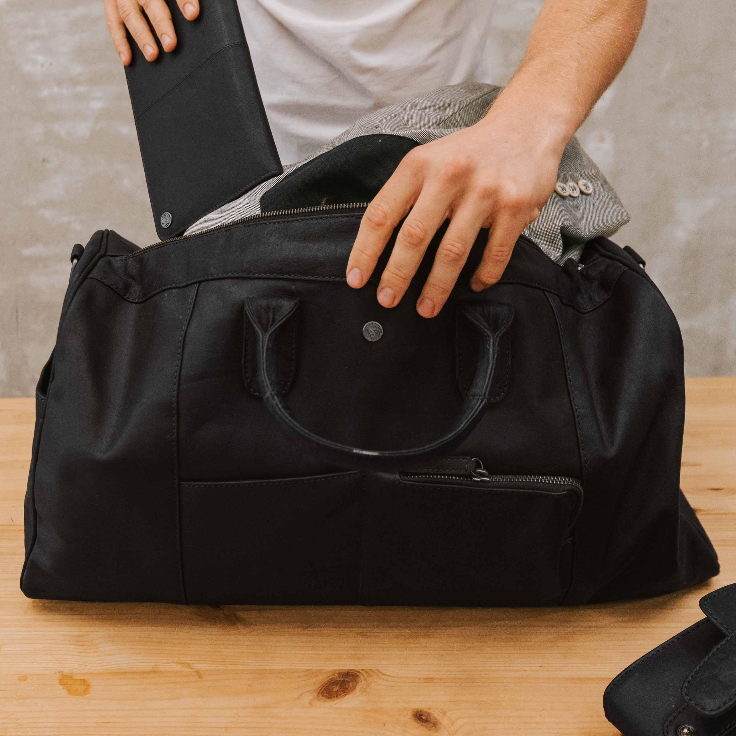 Μαύρη Δερμάτινη Τσάντα Oxford Classic Duffel - 10