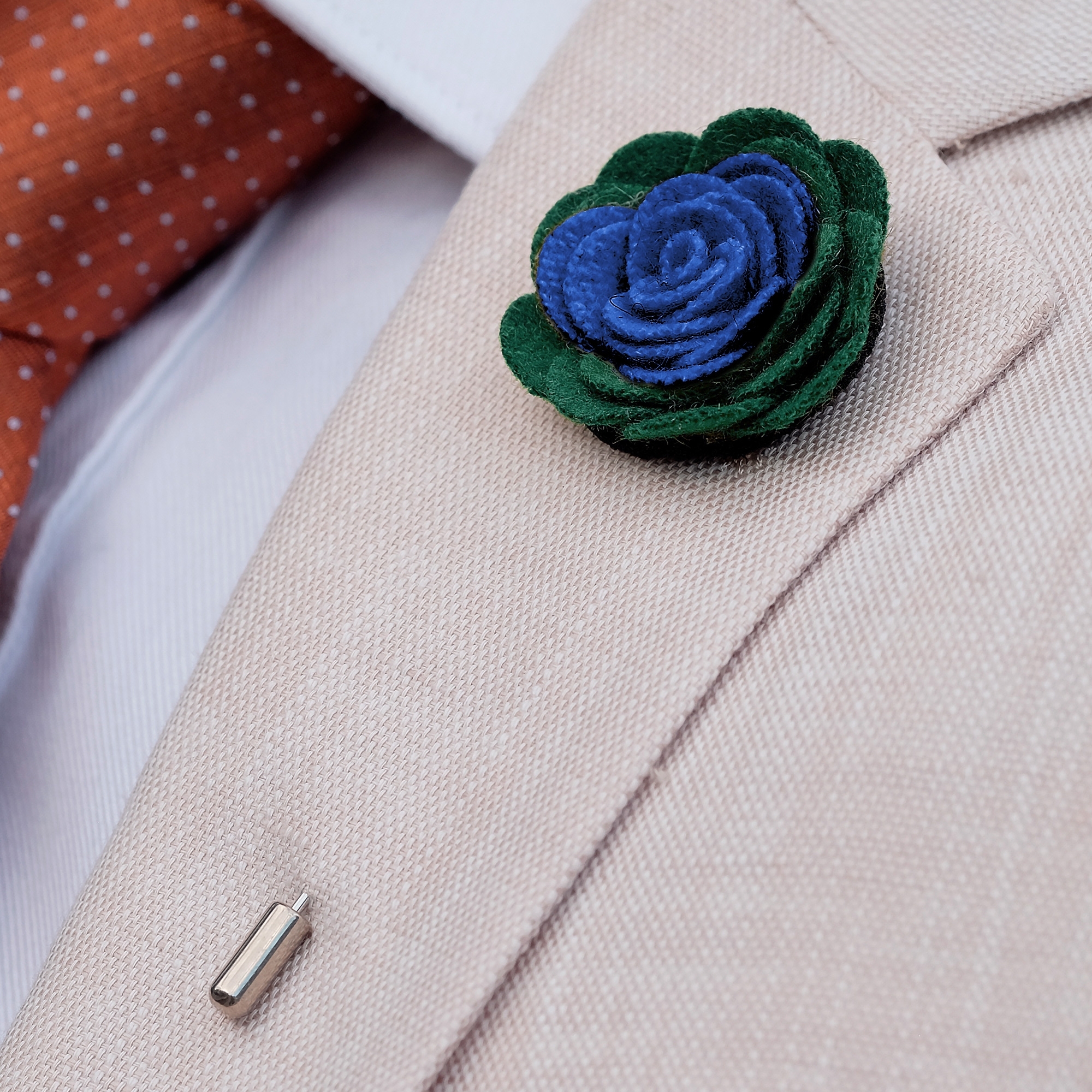 Boutonnière à fleur douce verte et bleu royal - 3