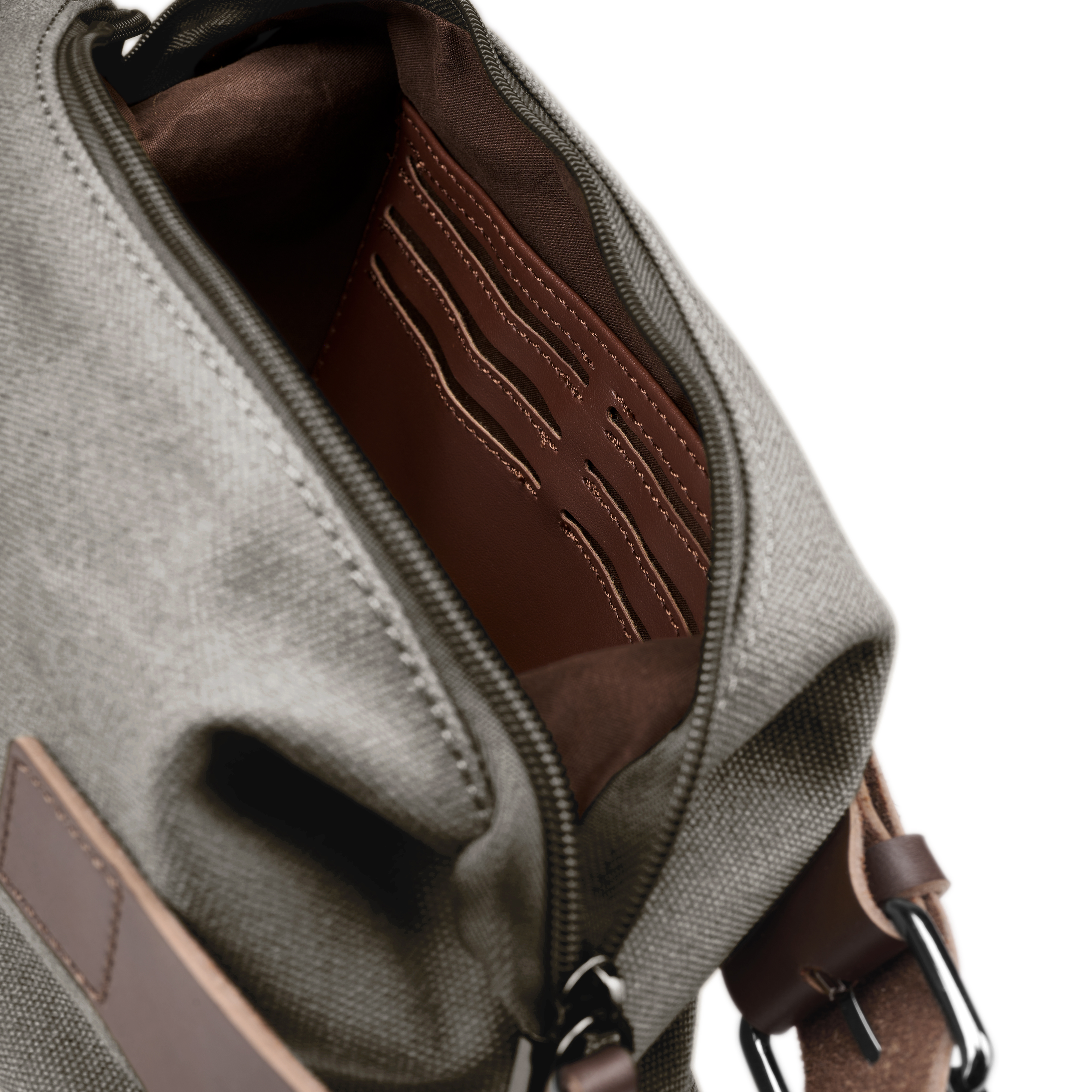 Metallgrå Toalettveske i lerret med brune skinndetaljer - 4