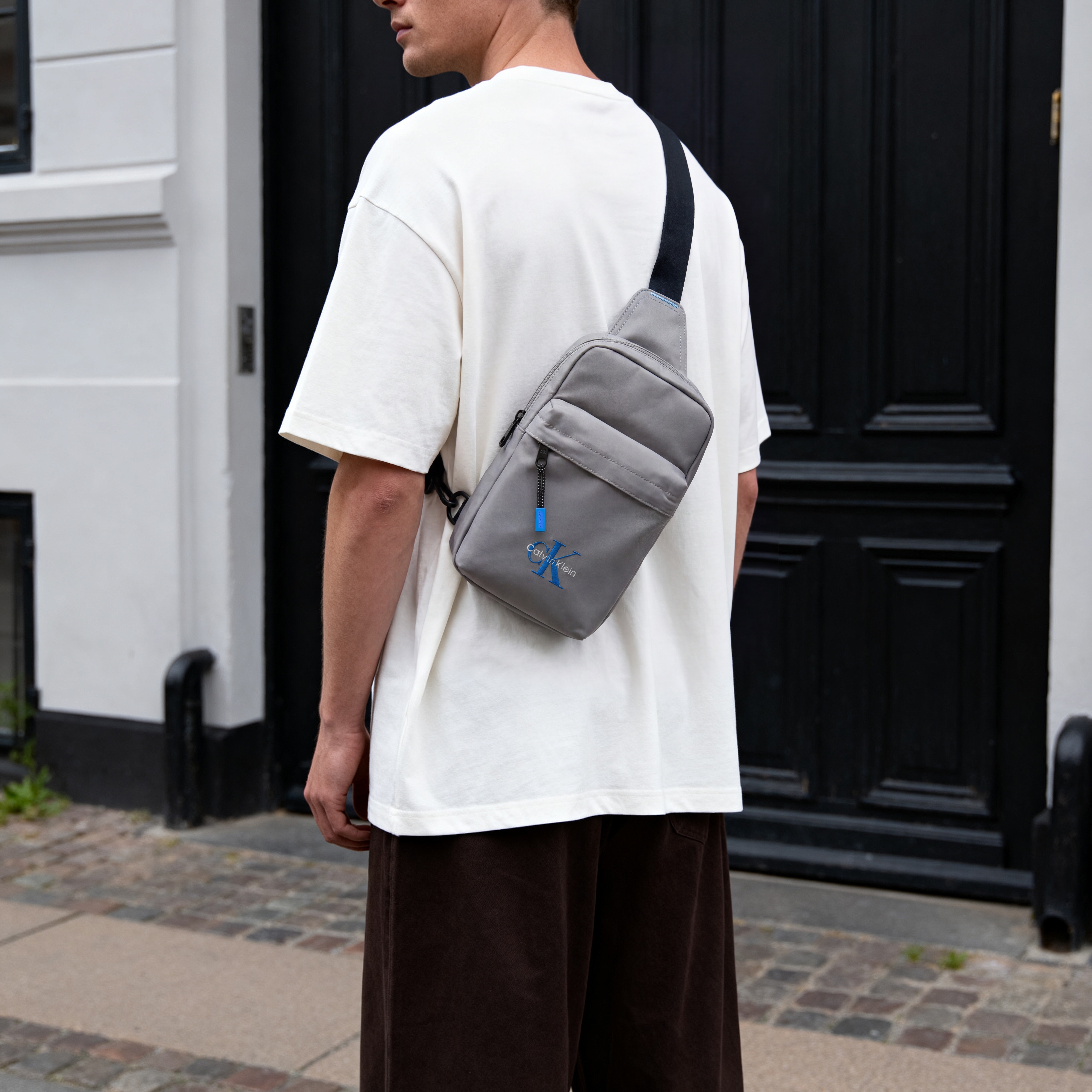 Calvin Klein | Graue Schultertasche - 3
