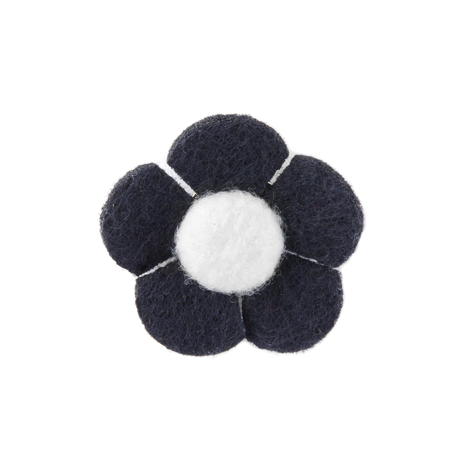 Spilla a forma di fiore blu navy e bianco Spilla a forma di fiore blu navy e bianco