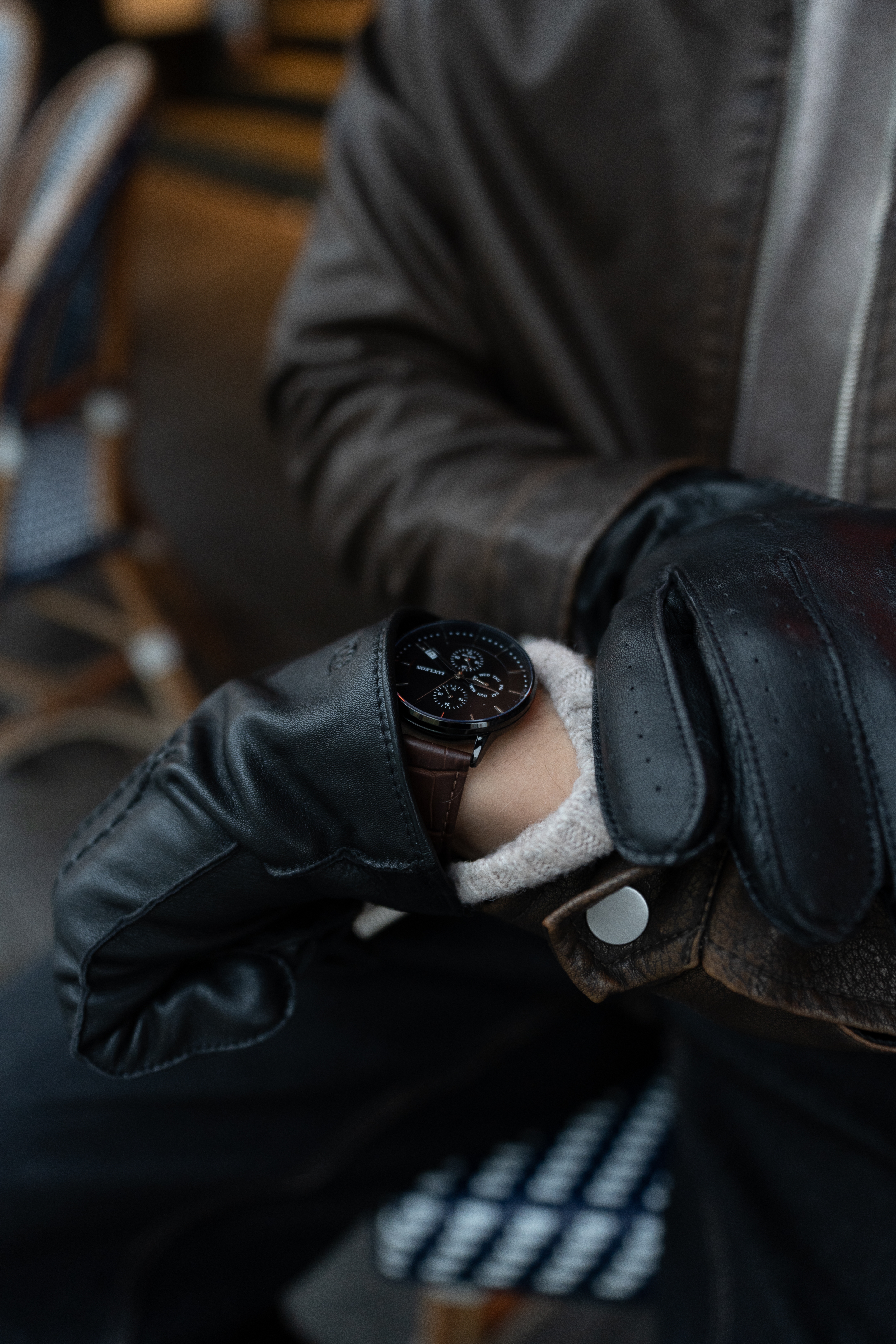 Čierne perforované rukavice z ovčej kože kompatibilné s dotykovou obrazovkou - 5