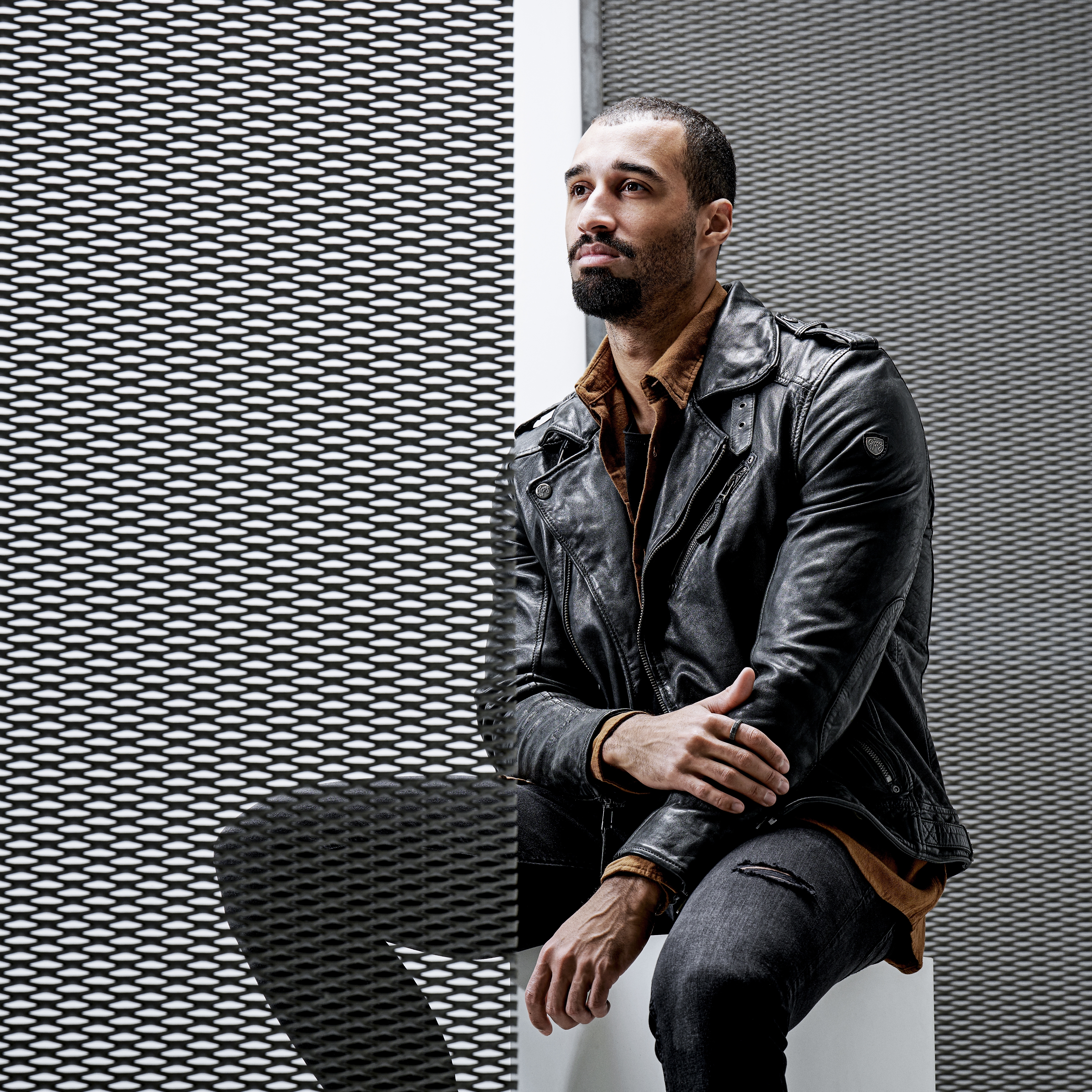 „Pearce Recta“ sendintas ir auksinės spalvos žiedas - 5