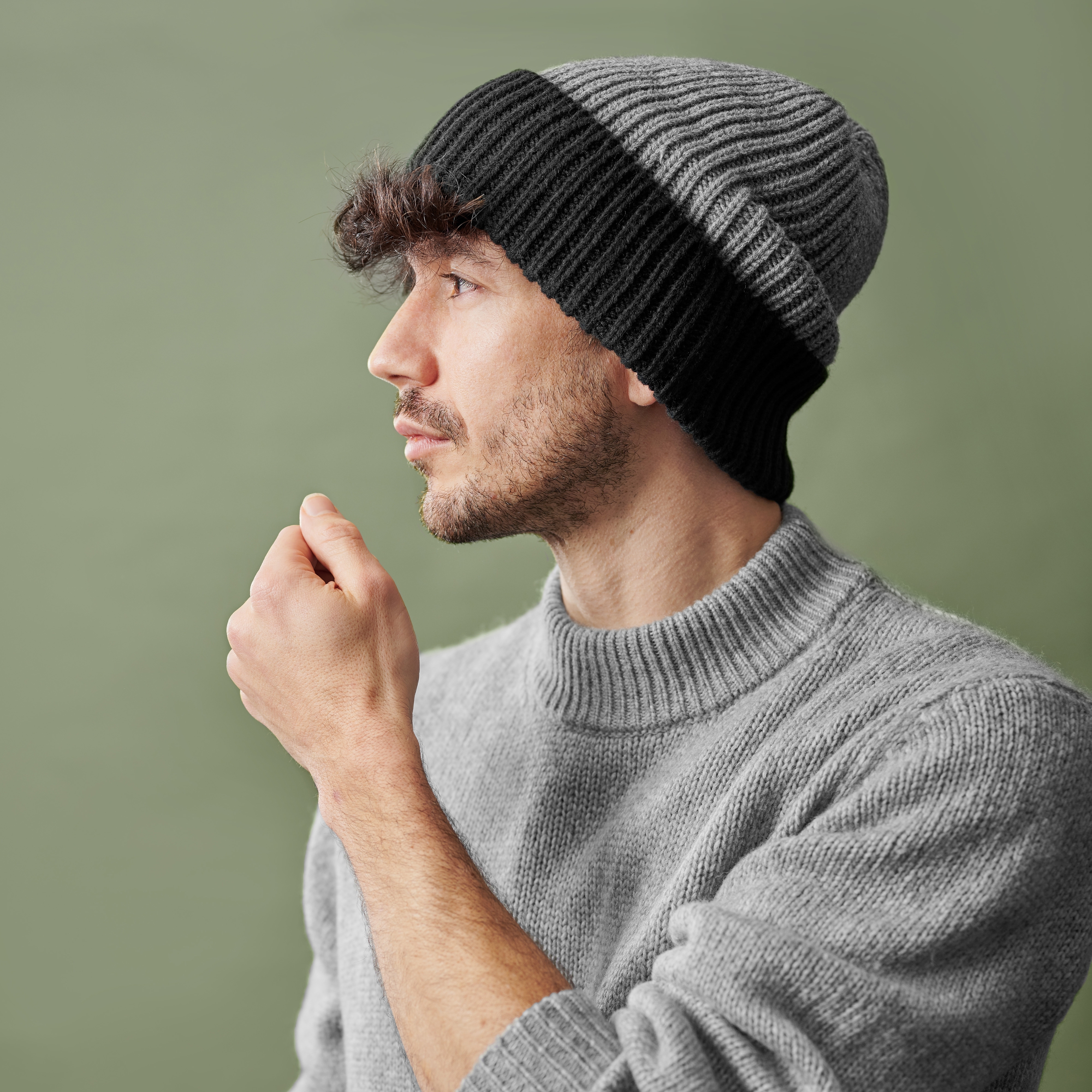 Čierno-sivá beanie čiapka Montagna Frencis  - 6