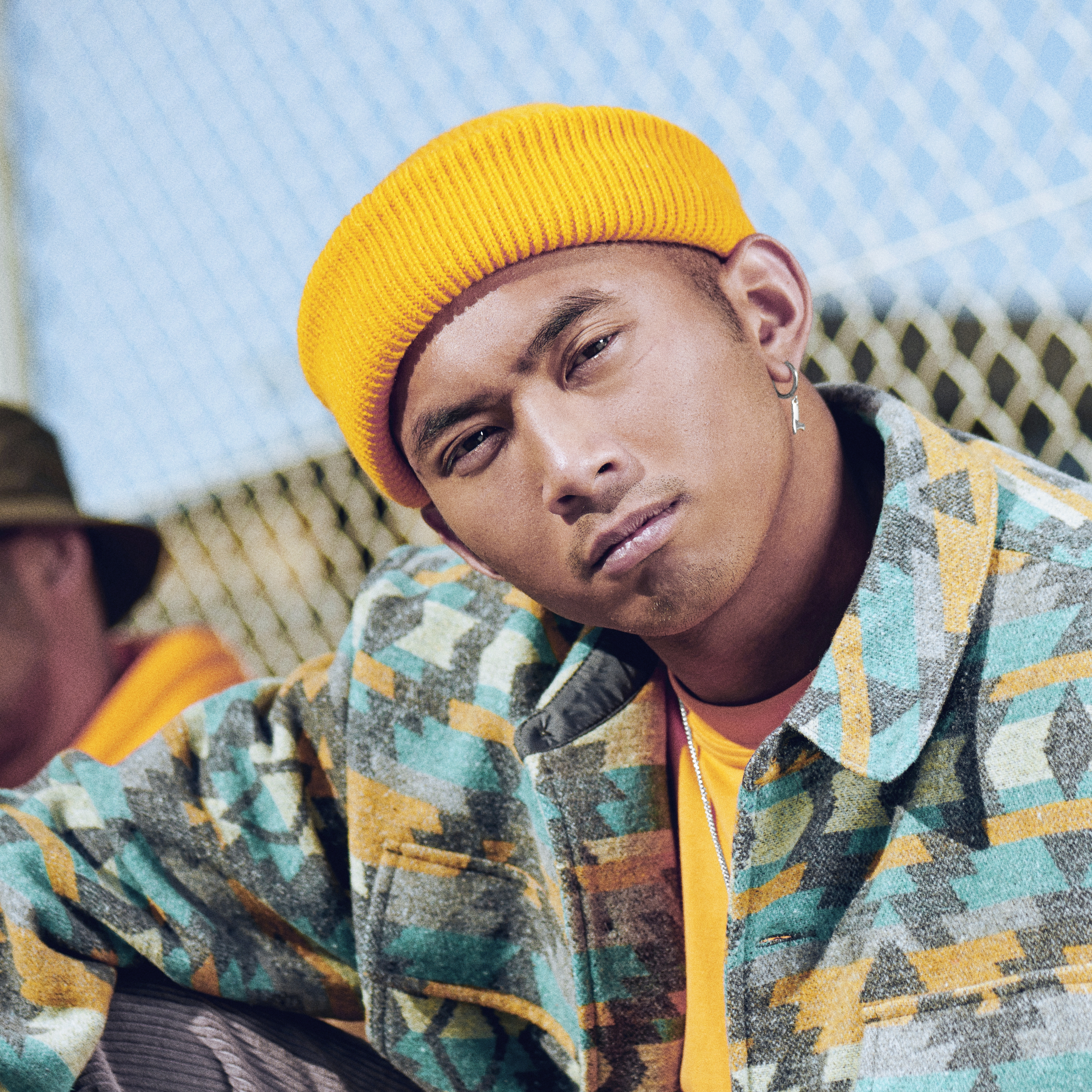 Fahrenheit | Pendiente de aro con colgante de L de acero fundido  - 4