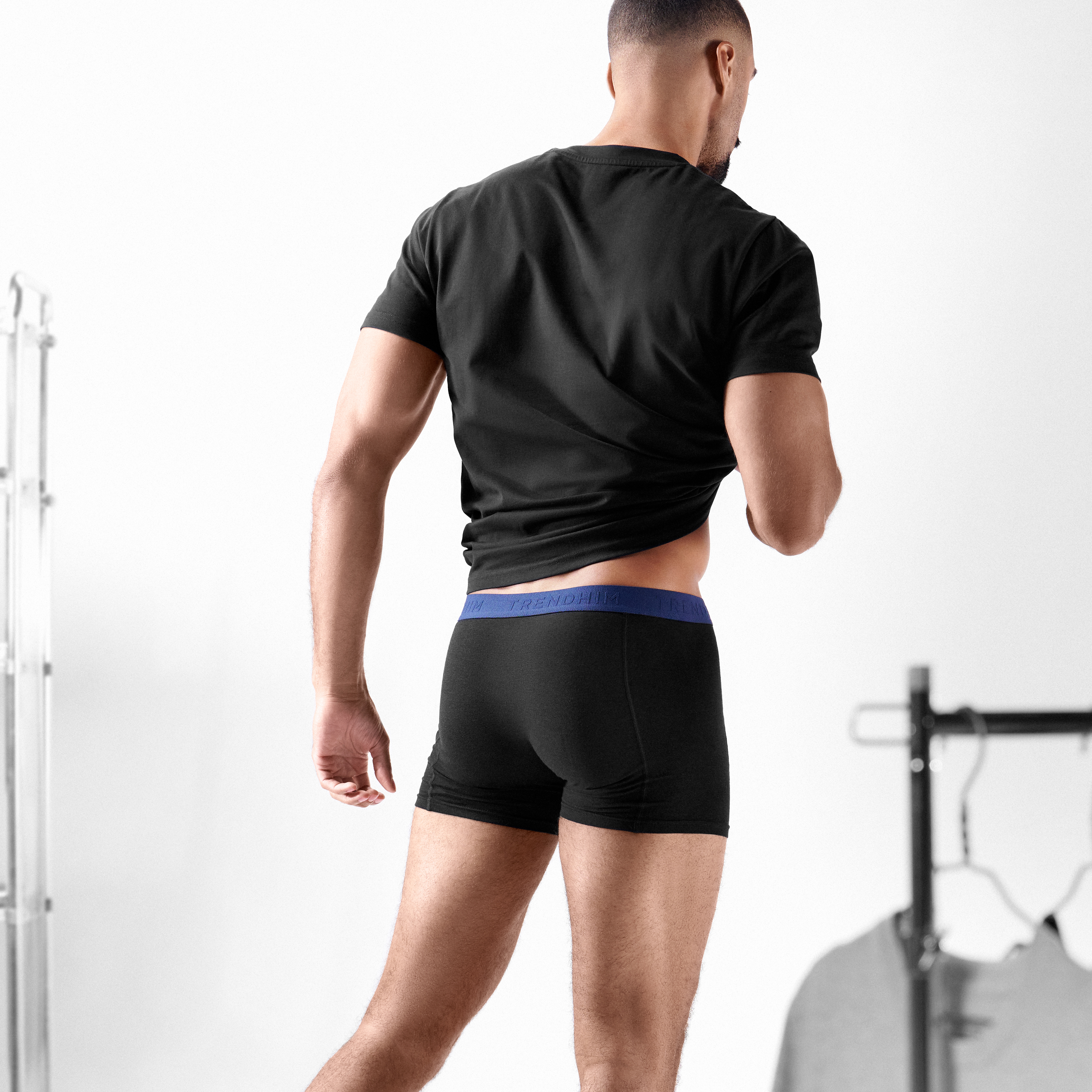 L - FlexFeel | 10-pak czarnych bawełnianych bokserek z granatowym paskiem - 4