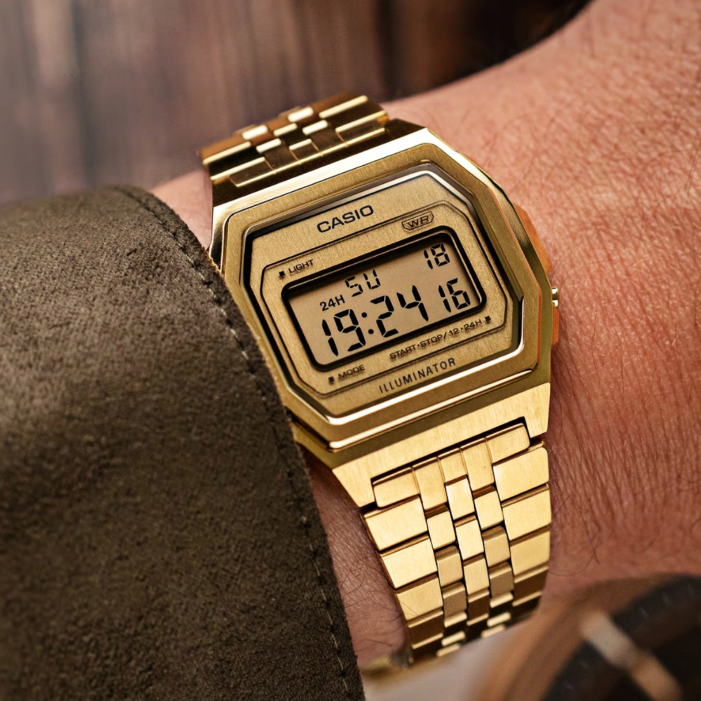 Reloj digital Casio Vintage A1000G-9EF de acero inoxidable dorado  - 2