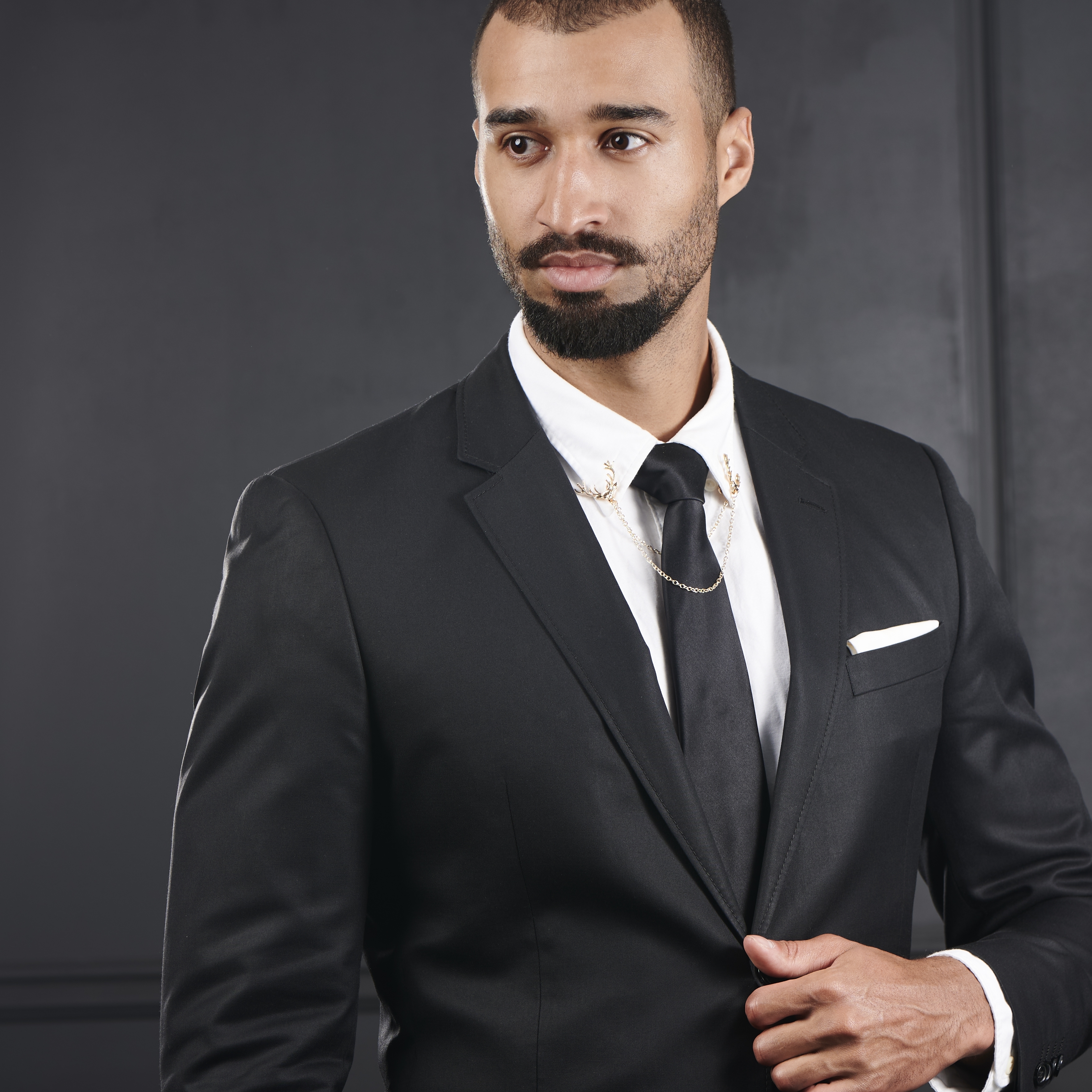 Gold-Tone Deer Head Collar Chain - 6