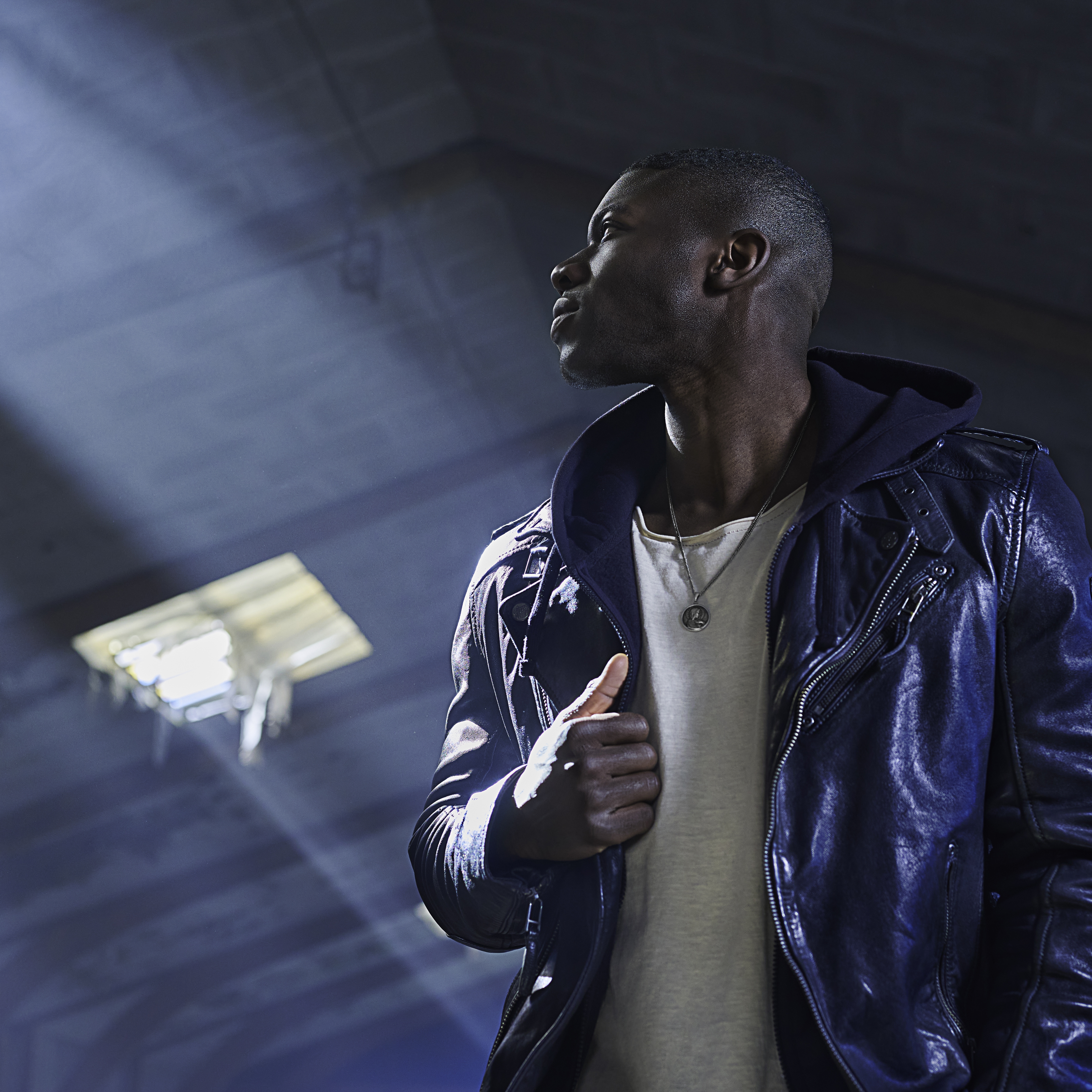 Sanctus | Collier en métal argenté vintage à l'effigie de la Vierge Marie  - 4