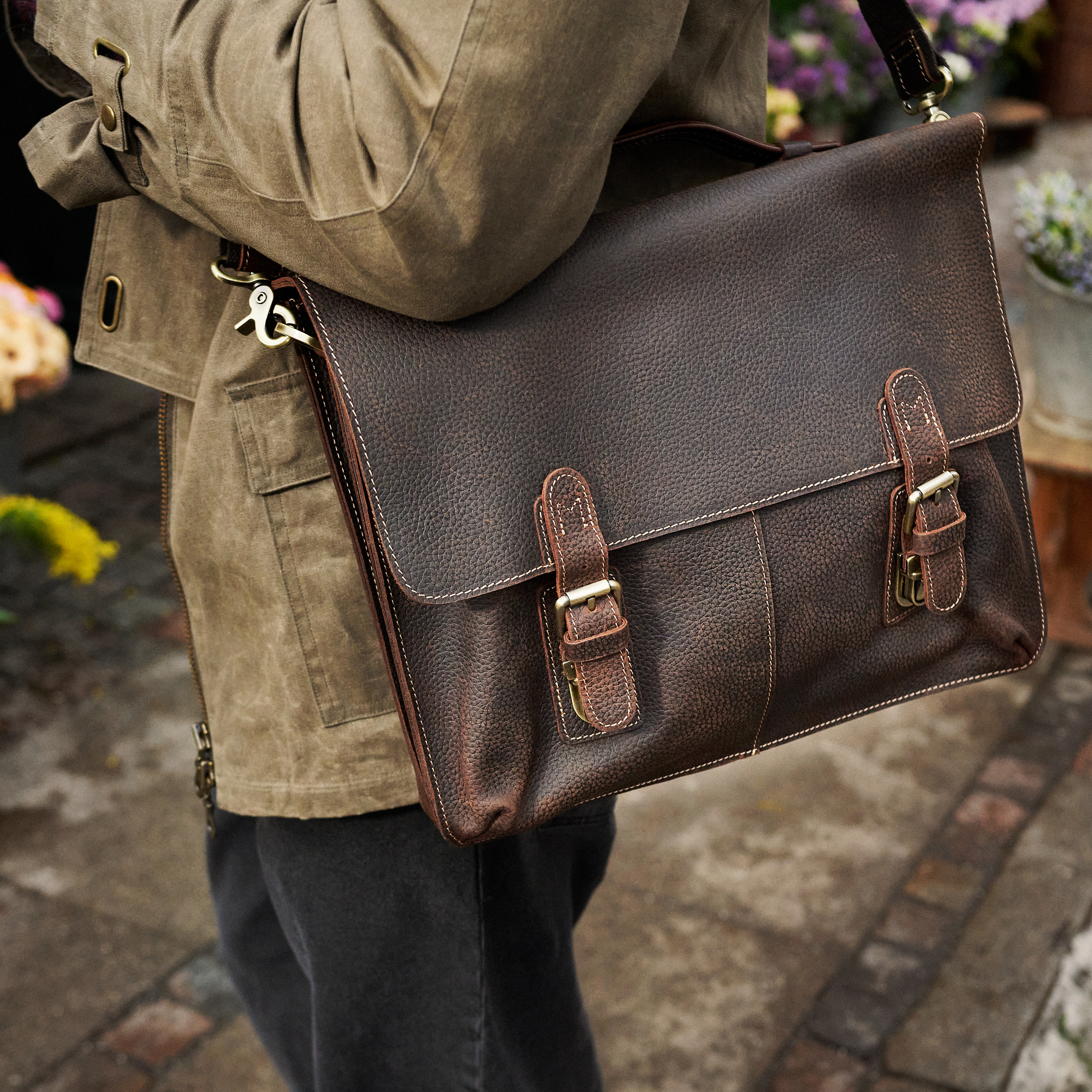 Bolsa de Ombro em Pele Castanho Escura - 2