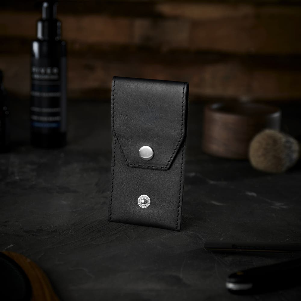 hover: Black Leather Safety Razor Case hover: Black Leather Safety Razor Case