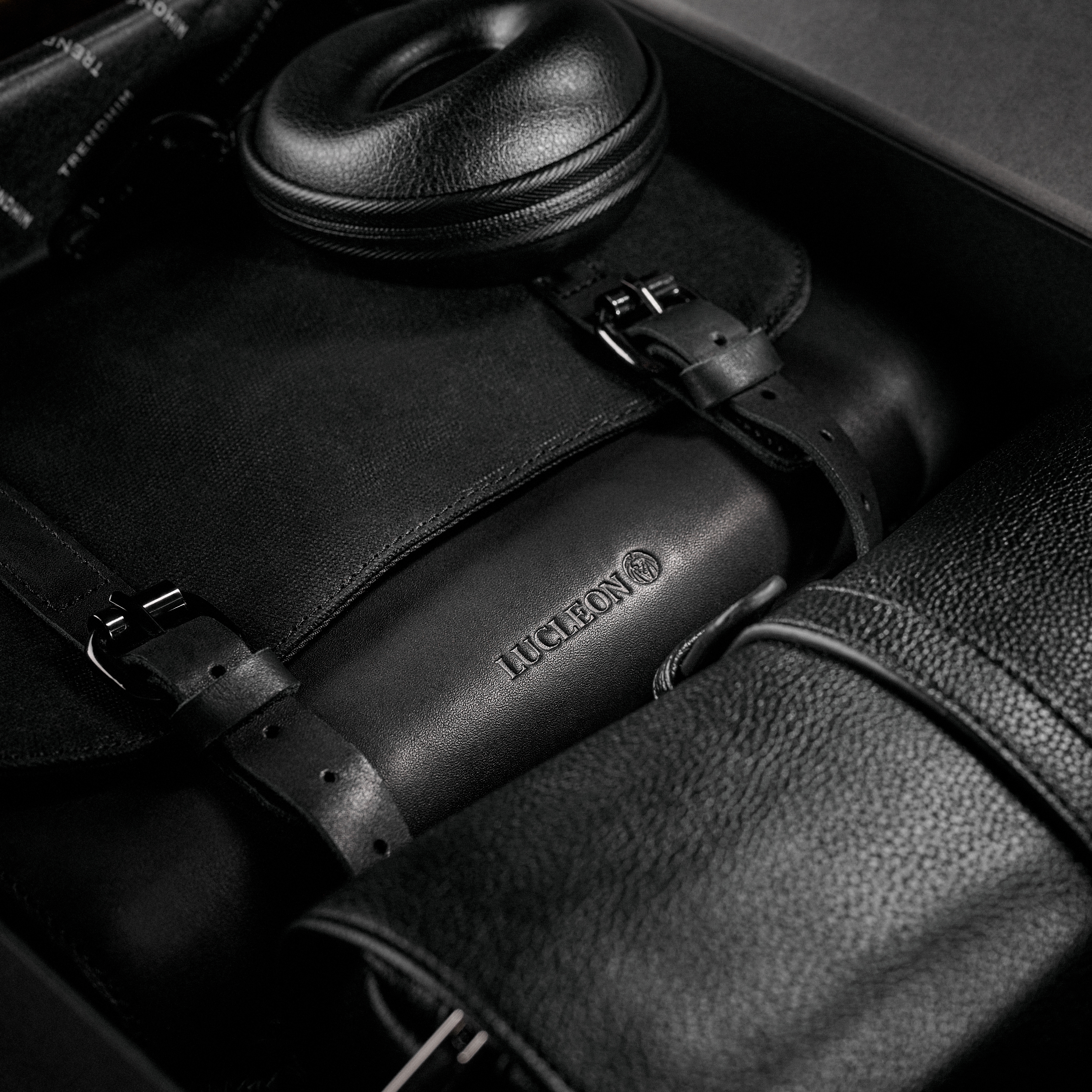 Coffret-cadeau organisateur de voyage de luxe | Cuir noir et toile - 3