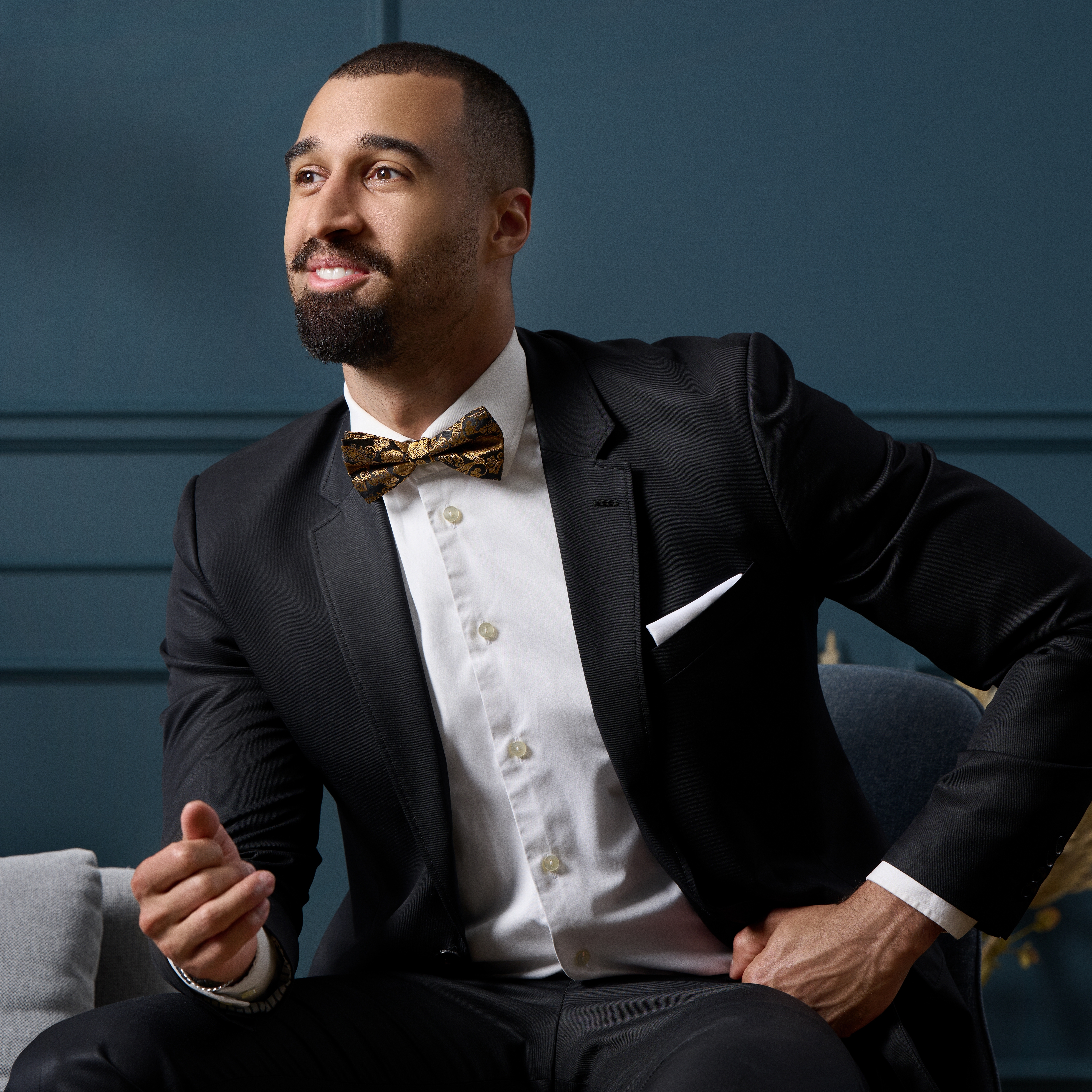 Papillon pre-annodato in seta con motivo paisley oro e marrone - 4