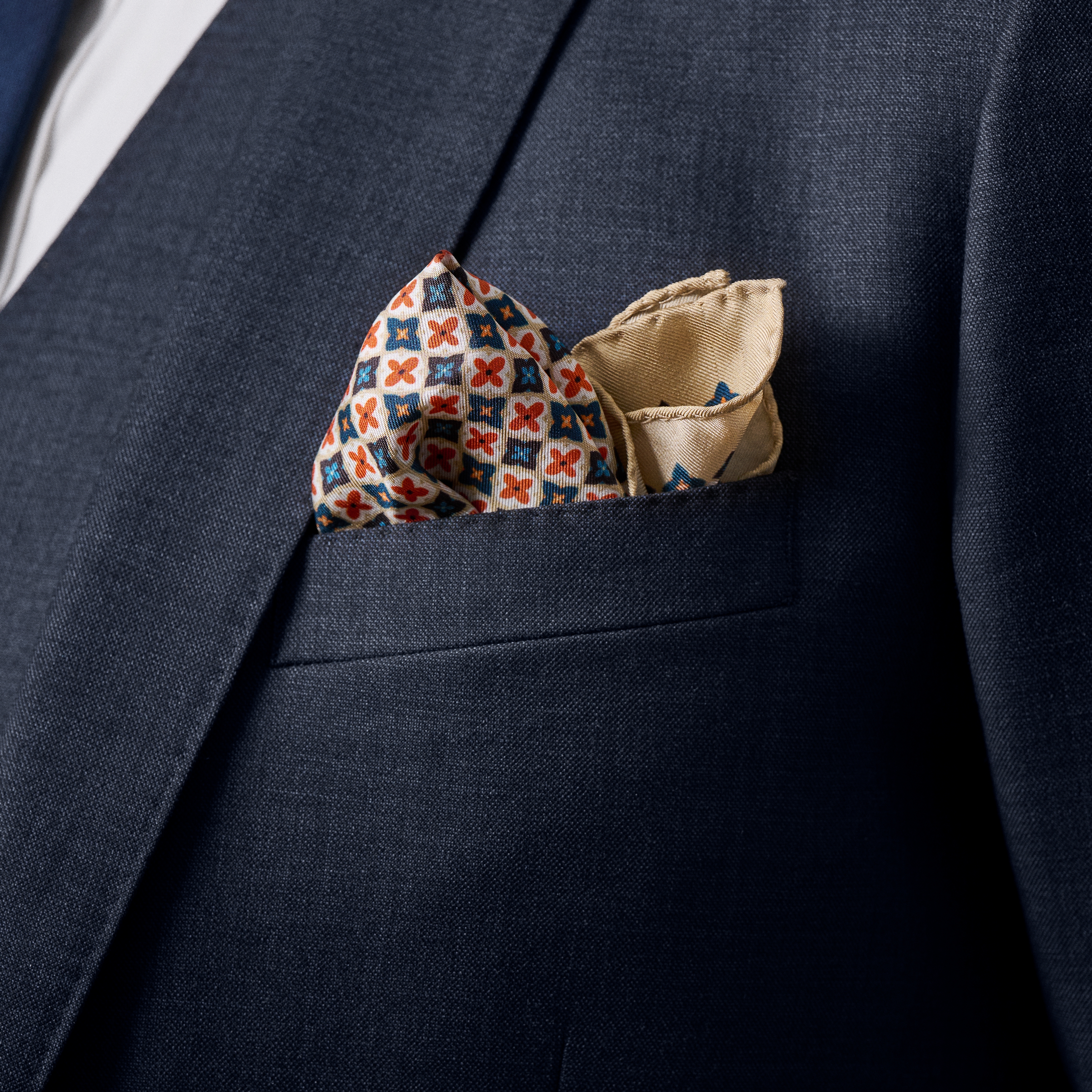 Virtuo | Hodvábna vreckovka do saka v modrej a červenej farbe - 3