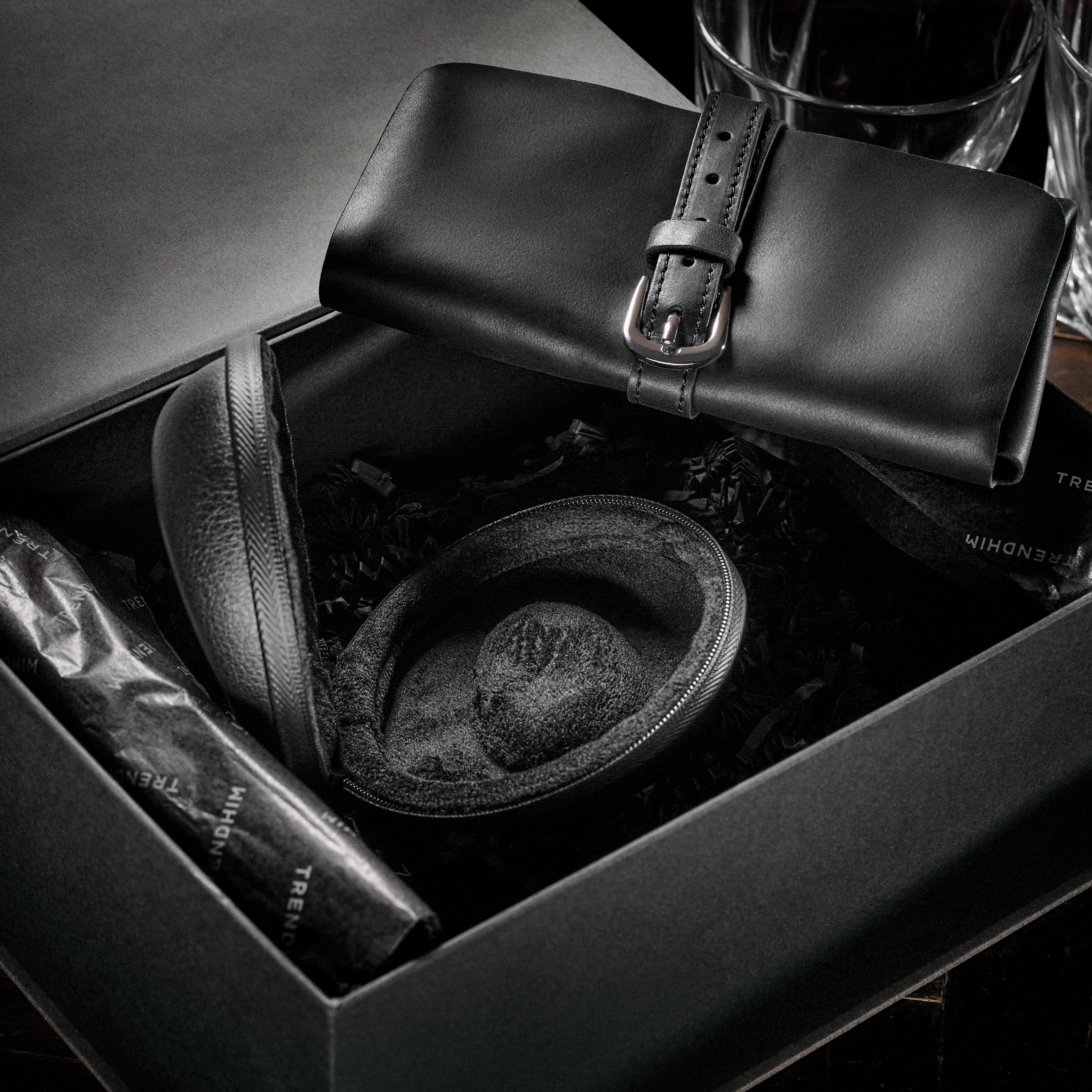 Travel Organiser Gift Box | Black Leather - 6