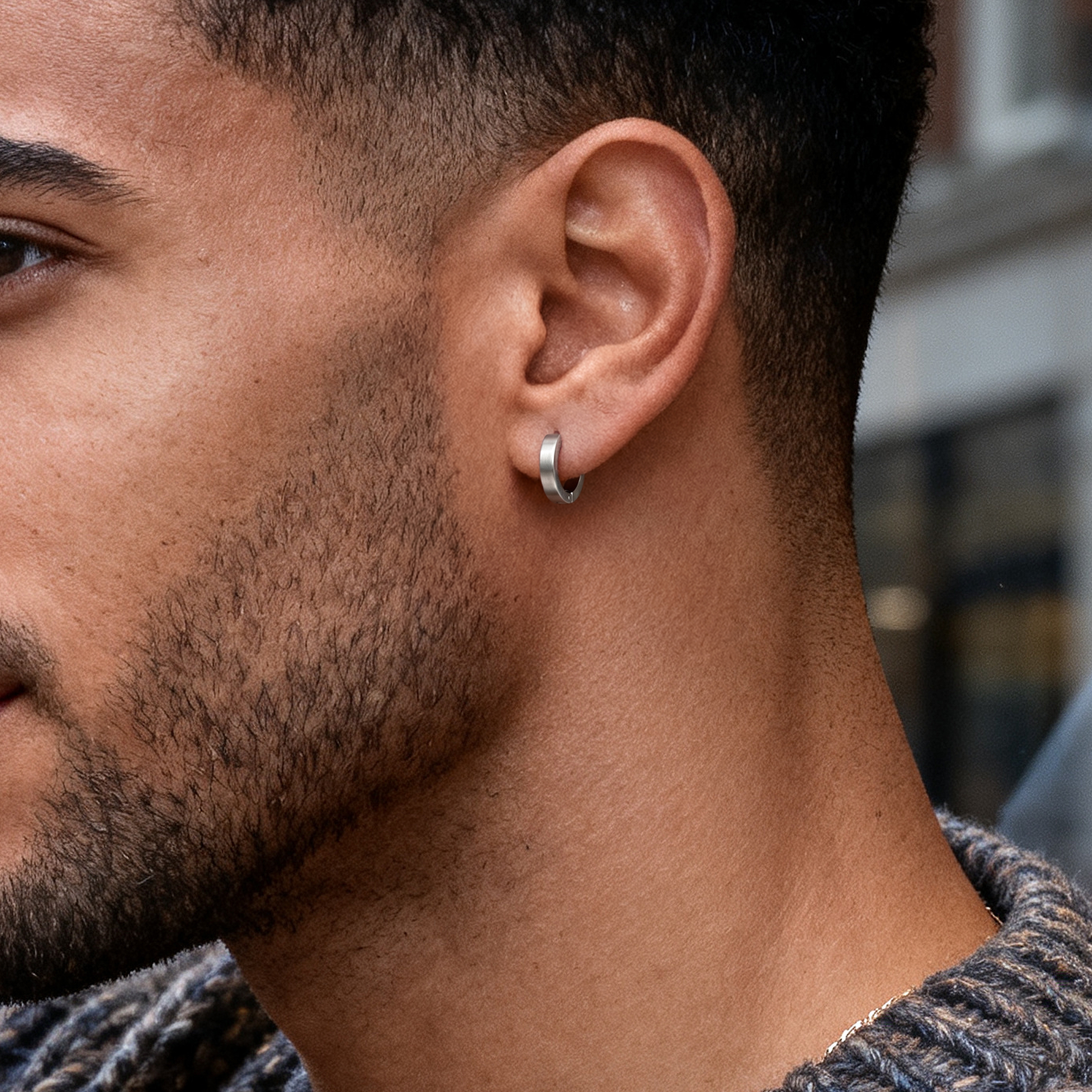 Platte Zilverkleurige Oorbel - 4