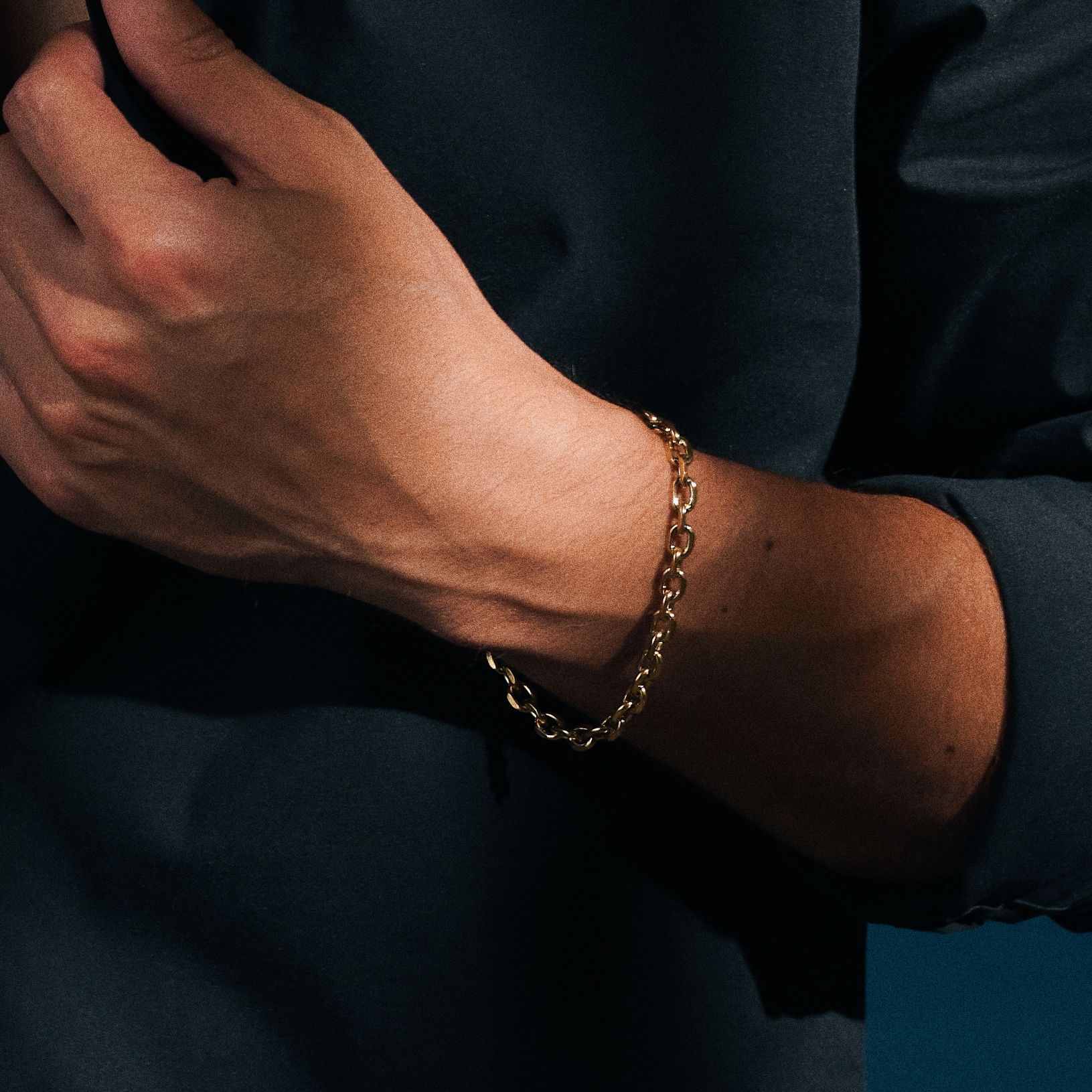 Essentials | 6 mm Gold-Tone Cable Chain Bracelet - 2