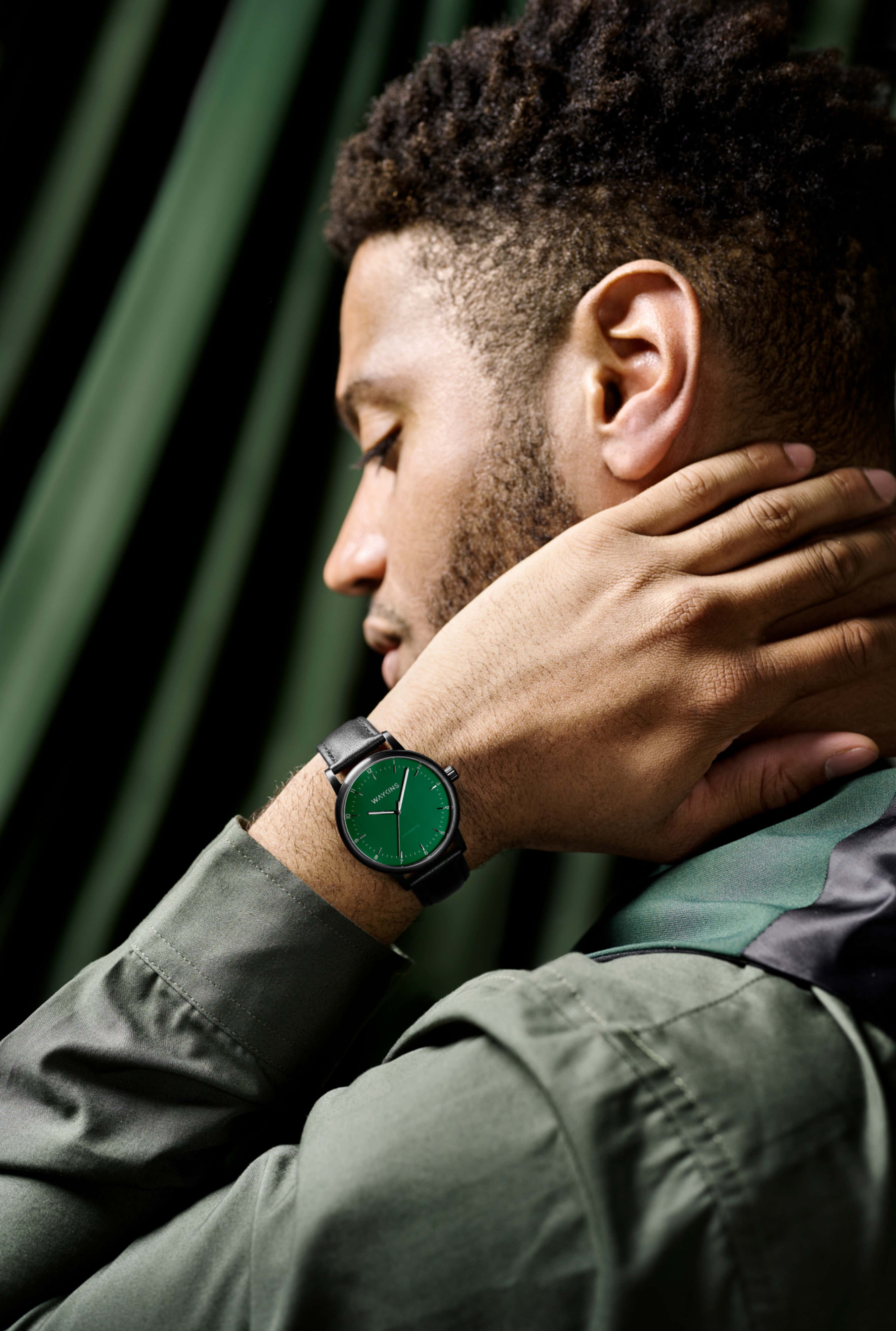 COLOR-CHANGING WATCH