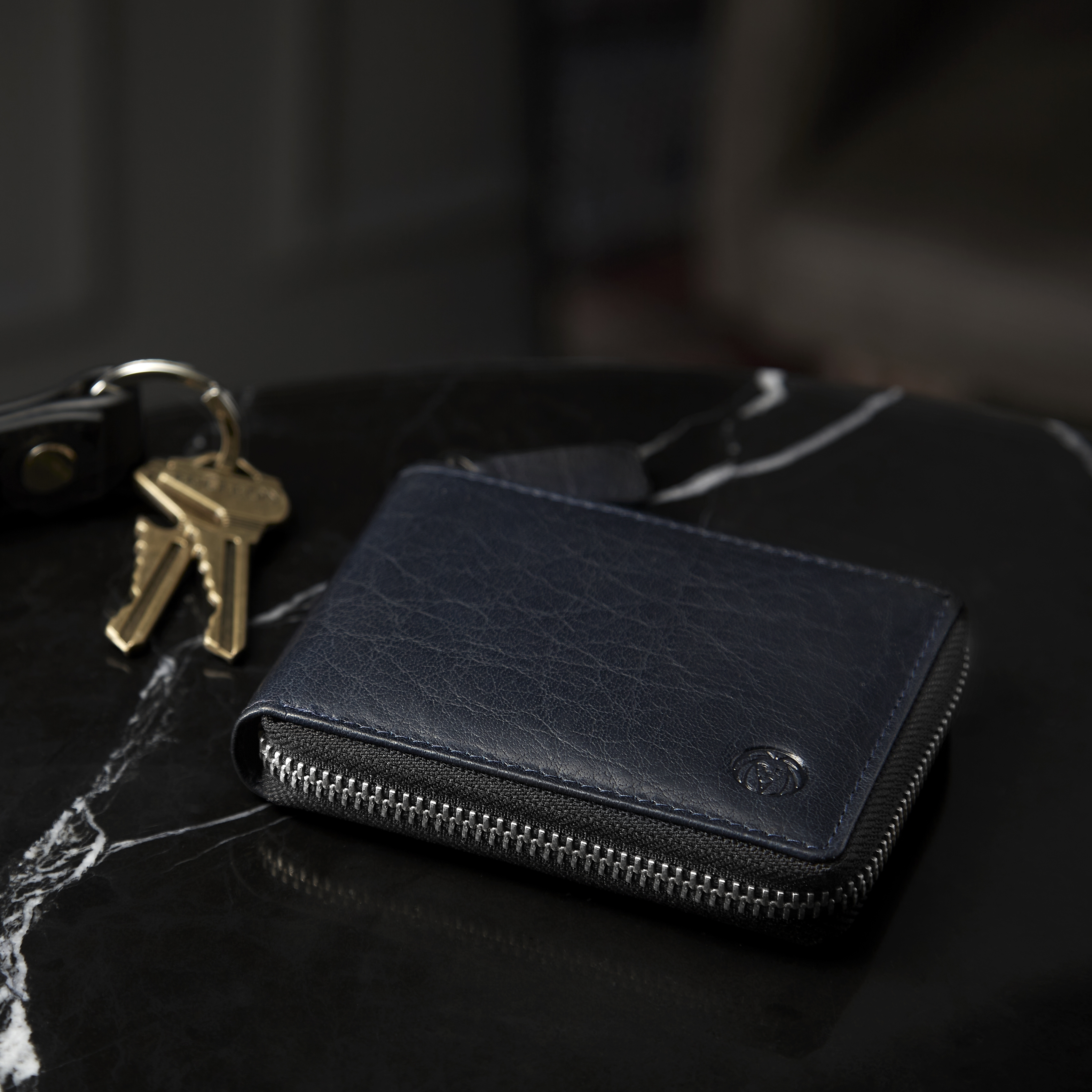 Kožená tmavomodrá peňaženka so zipsom Montreal s RFID  - 3