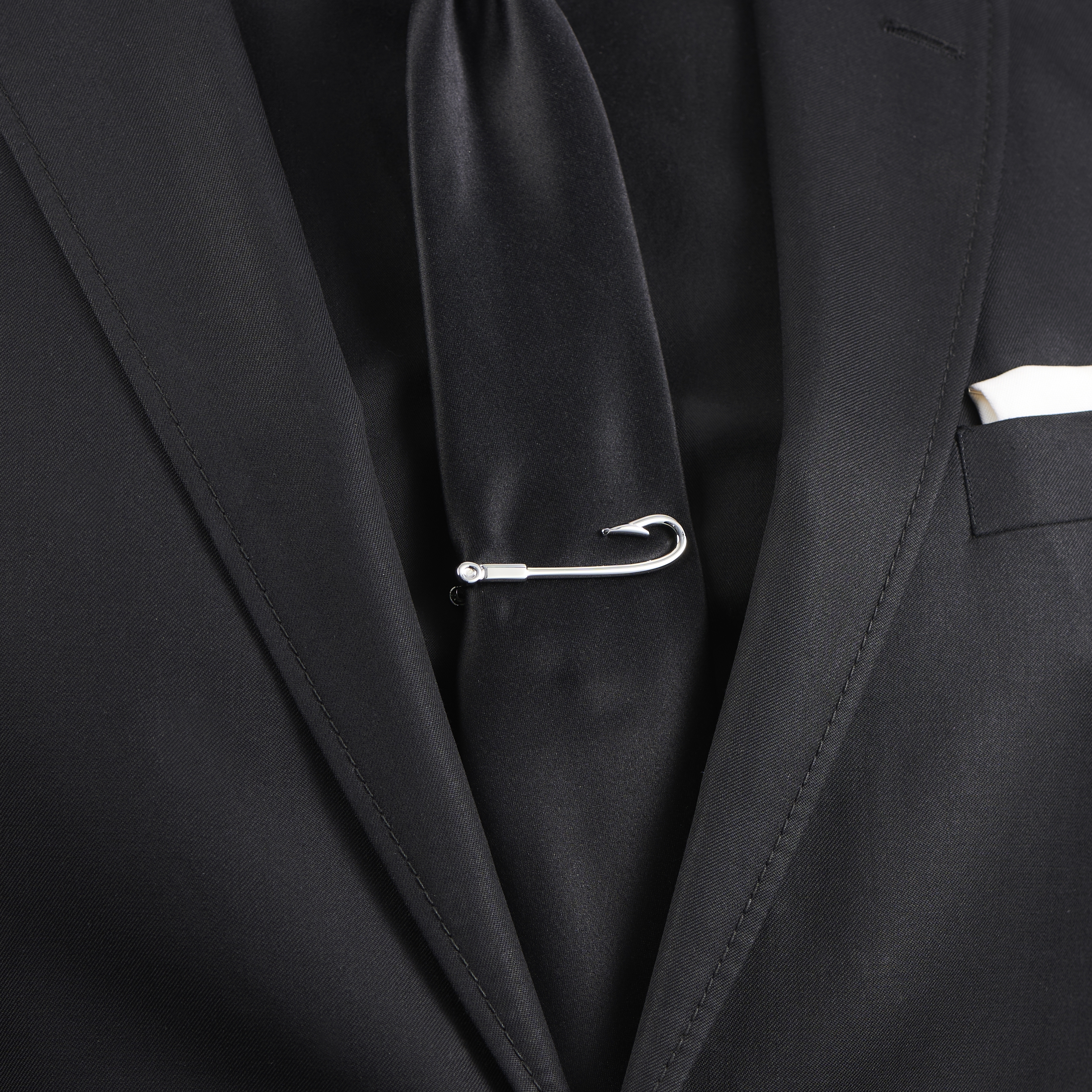 Short Silver-Tone Sailor’s Hook Tie Clip - 4