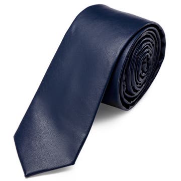 Corbata estrecha de cuero sintético azul marino