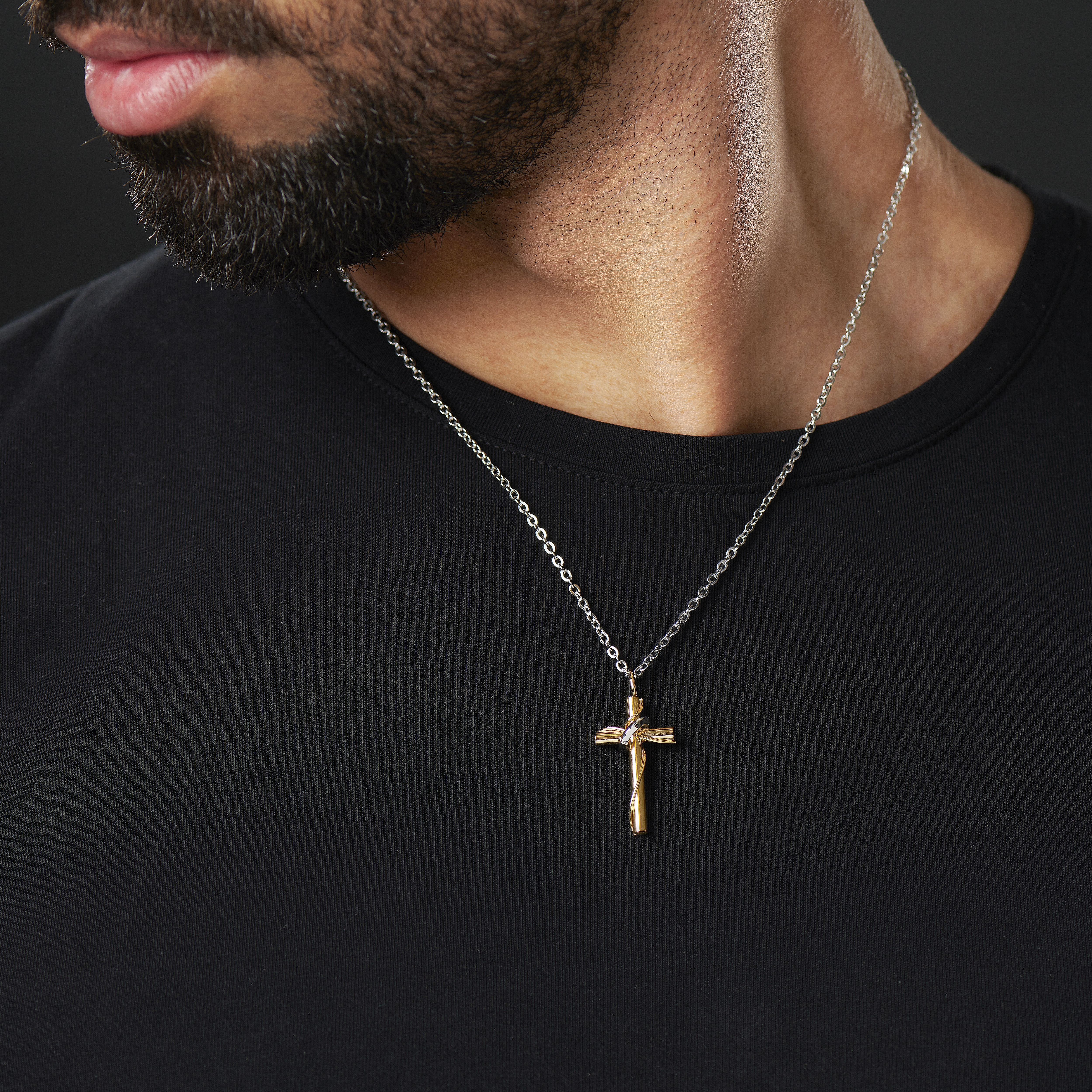 Collar de cruz dorada con halo - 3